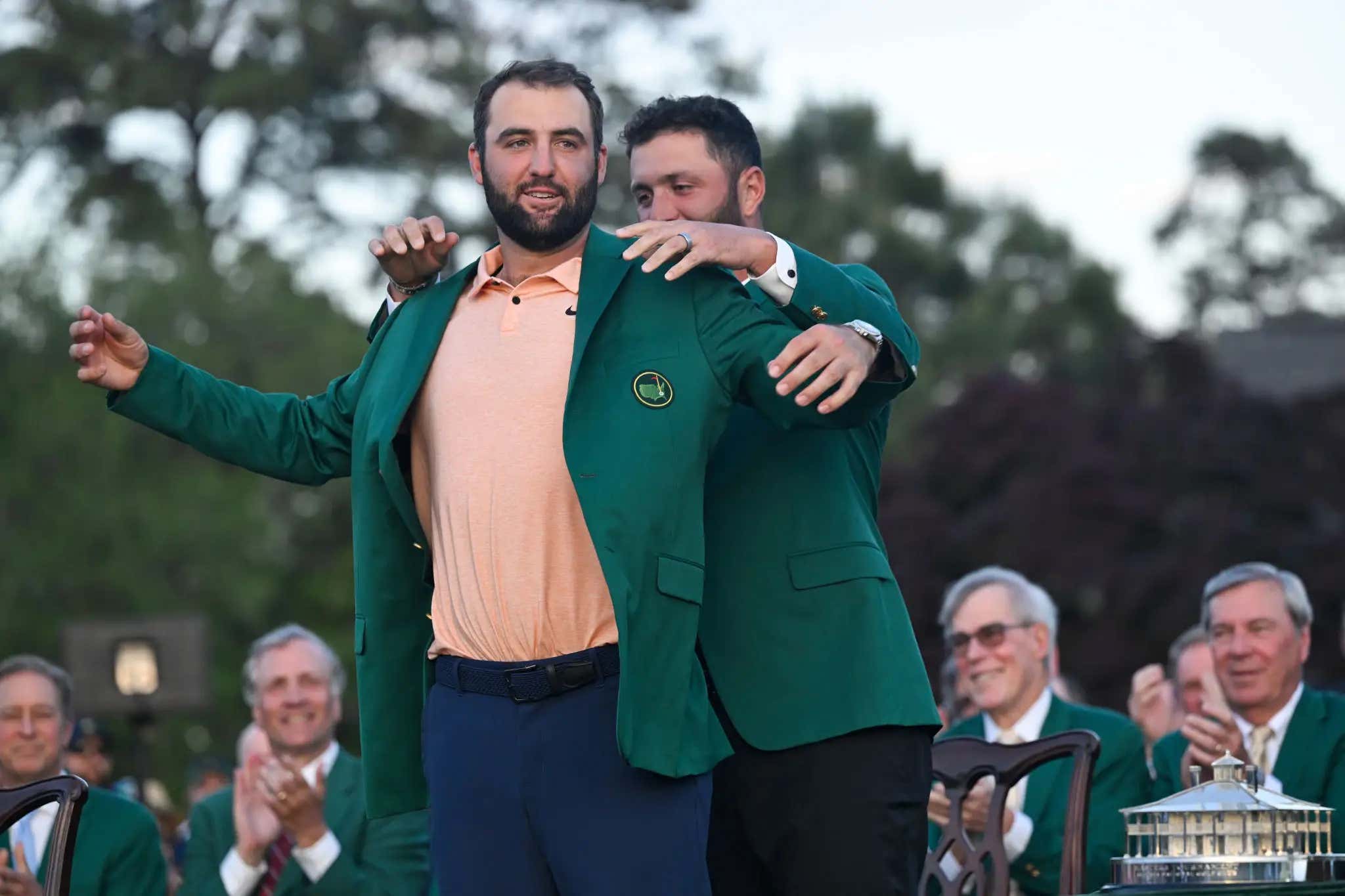Incredible Move - Scottie Scheffler Showed Up To A Texas Dive Bar Wearing The Green Jacket After Winning The Masters Last Night