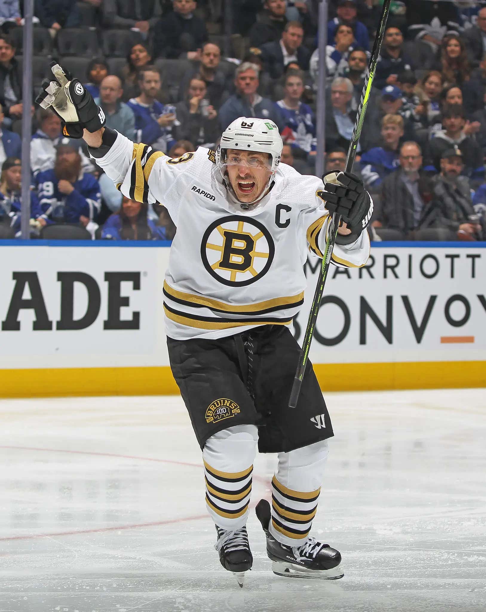 THE BRUINS TAKE A 2-1 SERIES LEAD!!