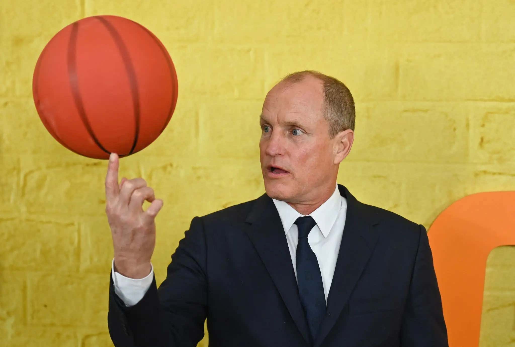 A Man With Life Figured Out - Woody Harrelson Doesn't Own A Cell Phone Because He Doesn't Want To Be 'Readily Available' To People