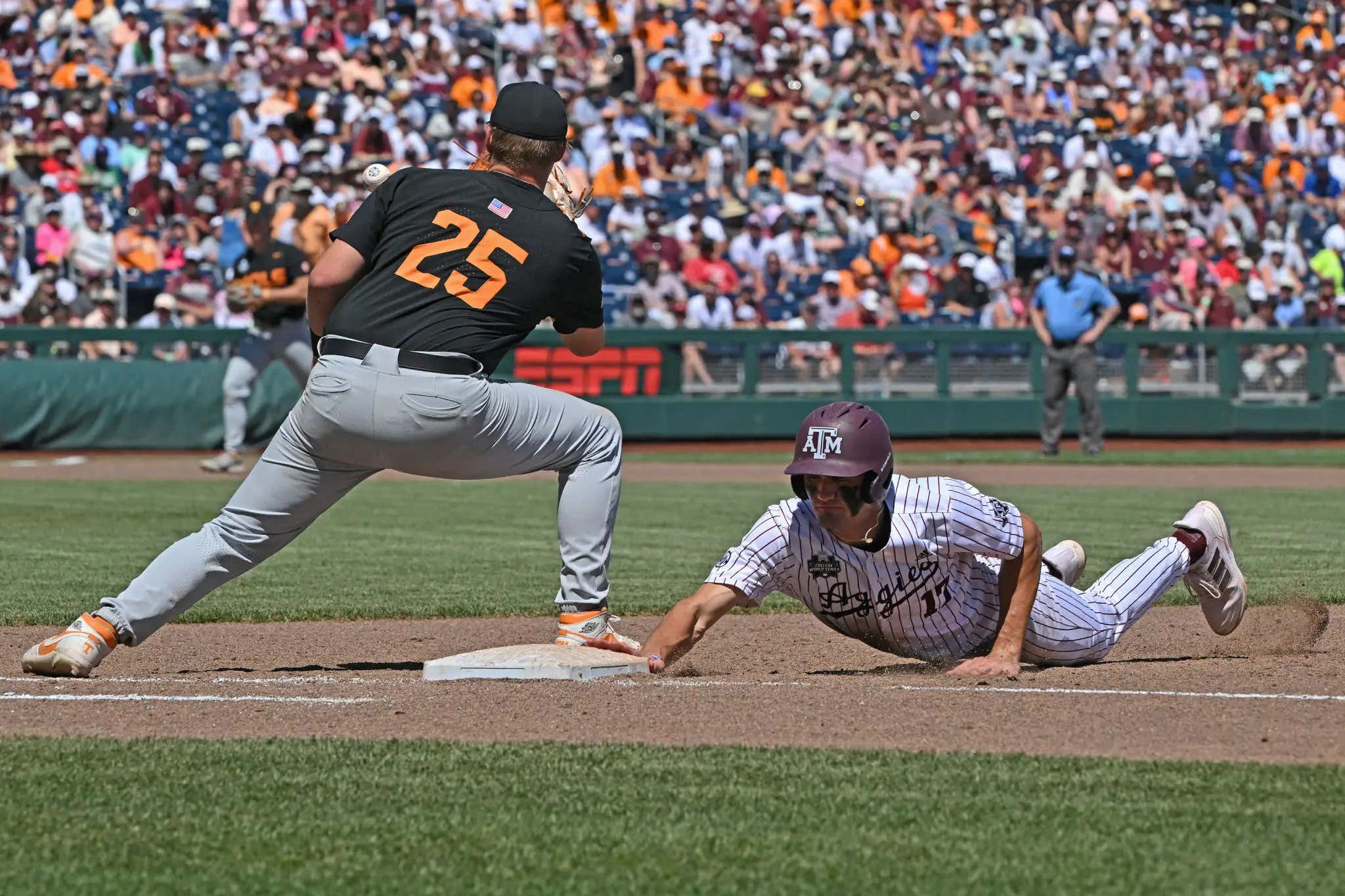 Tennessee-Texas A&M Game 3 Is Everything You Could Want Out of the College World Series