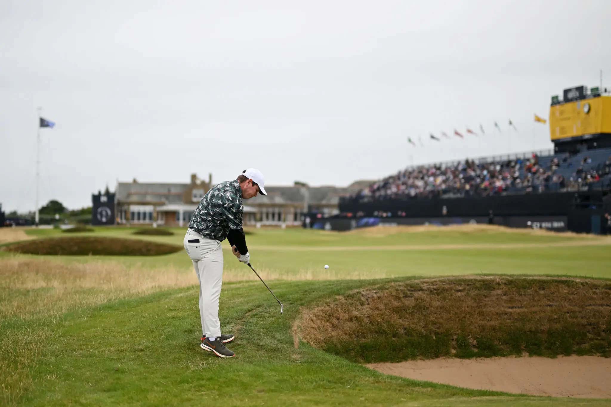 Absurd: Robert MacIntyre Hits A Ridiculous Shot With An Upside Down Club, Steals The Show Right Before Si Woo Kim Aces 17