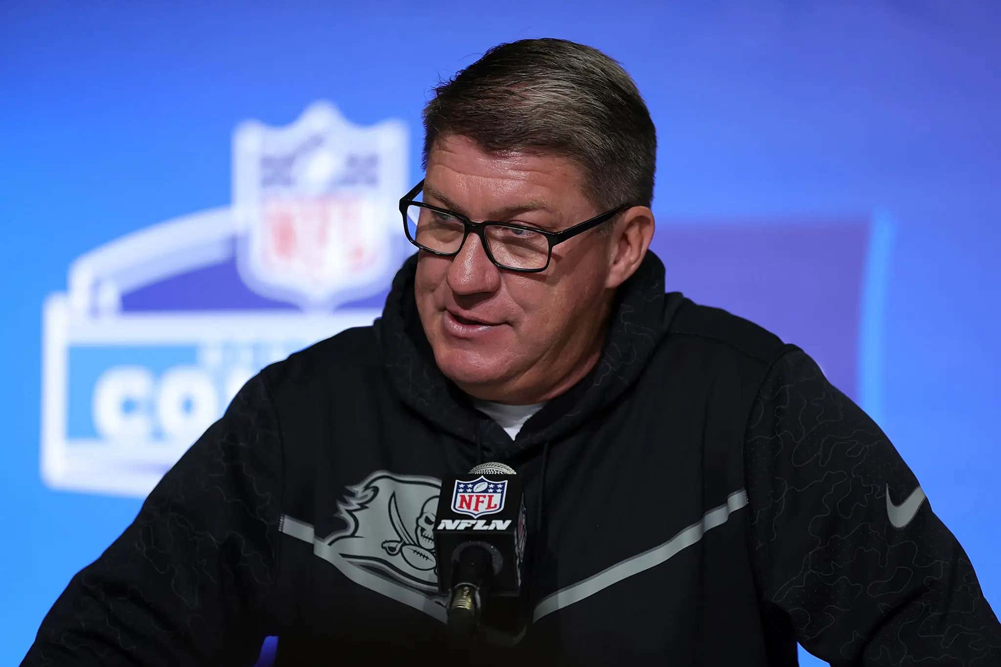 [FOOTBALL PORN] The Buccaneers Pull Back The Curtain And Show What The Lead Up To The Draft Is Really Like