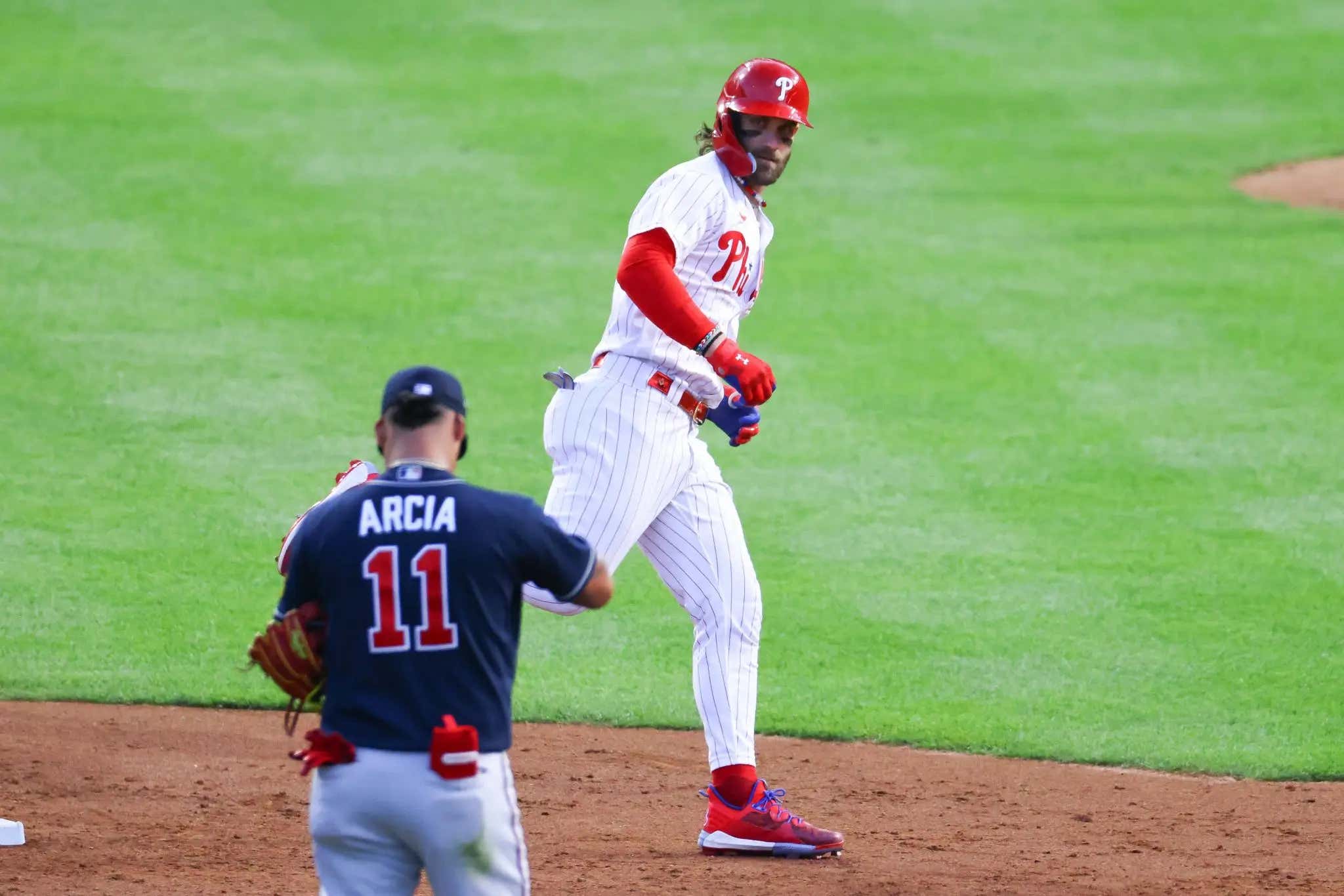 Pure Weenie Orlando Arcia Hits Home Run And STARES Down Bryce Harper...During The 4th Inning Of A Regular Season Braves Loss