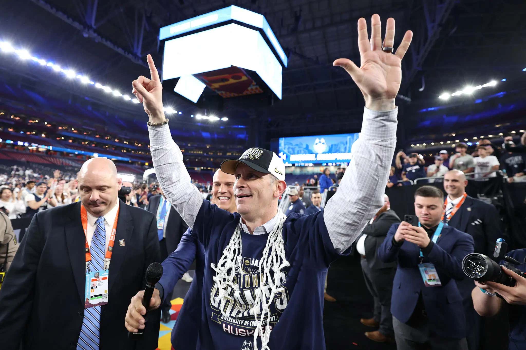 'We Suck At Dropping TikToks' - Dan Hurley Is Finding New Ways To Get Pissed Off, Demands UConn Basketball Gets More Respect For Winning