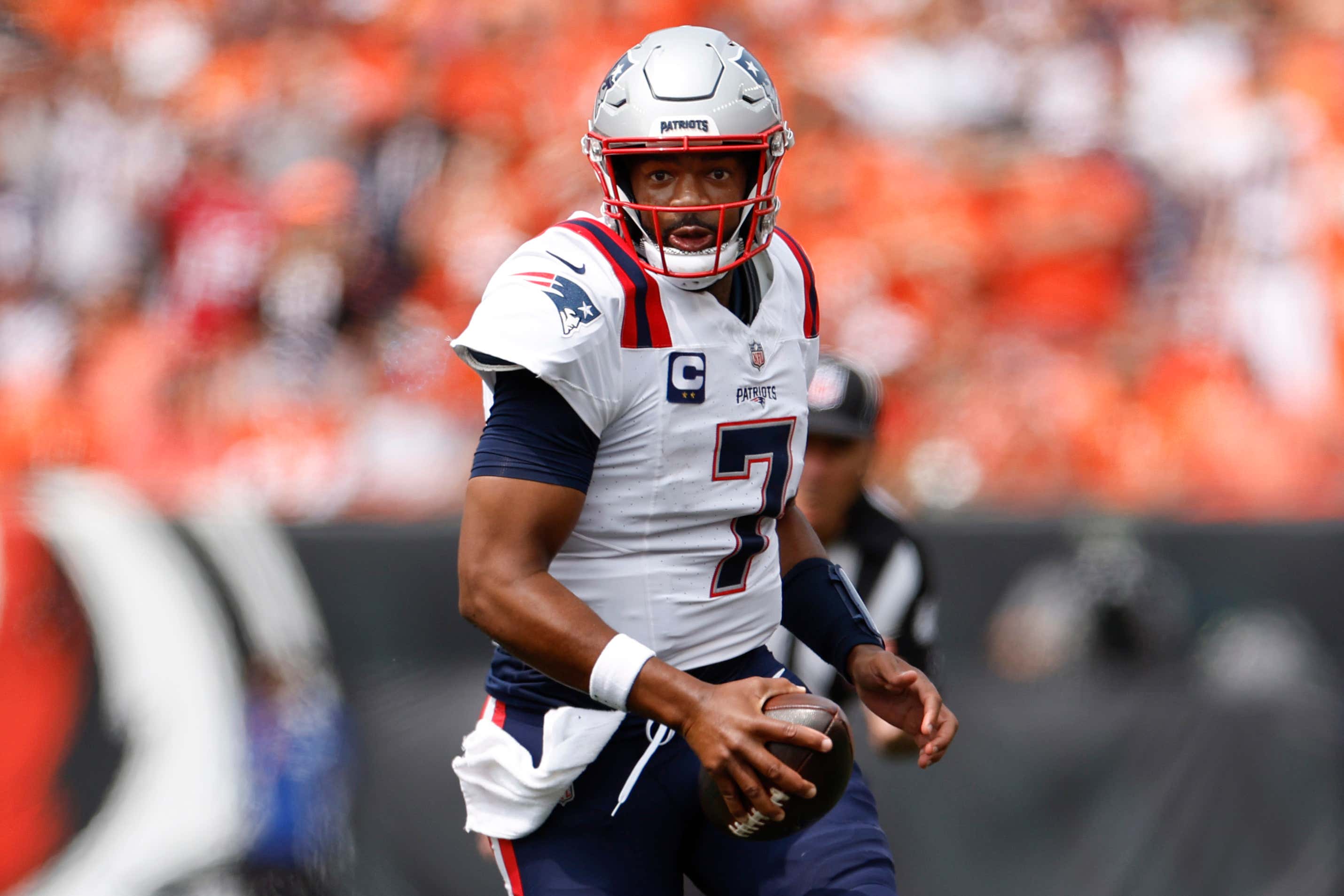 A Patriots Insider Says Players are 'Teetering on a Mutiny'