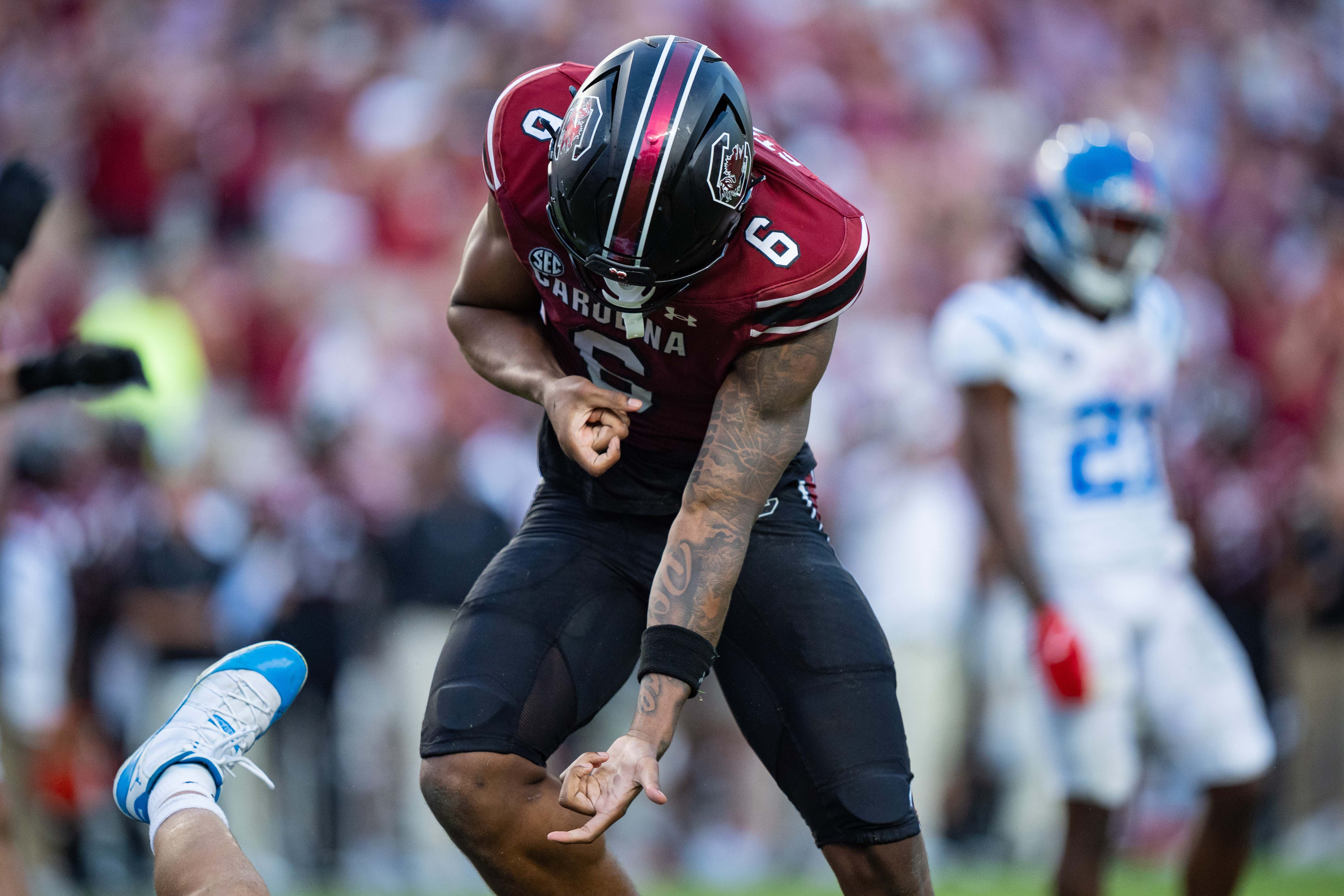 South Carolina Has Suspended Star EDGE Dylan Stewart "Indefinitely" And Will Make A Decision On His Future "In The Next Day Or Two" After His Meltdown Yesterday Against Alabama