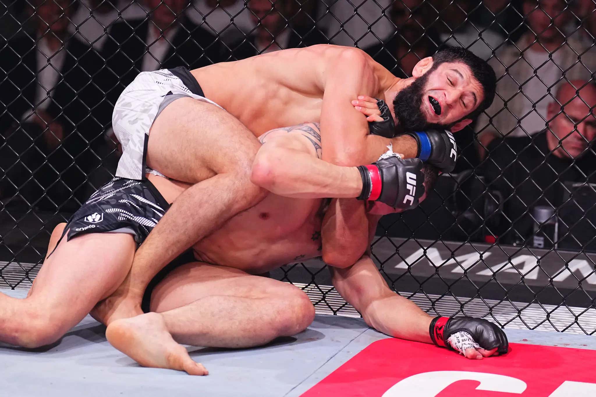 Khamzat Chimaev Just Crushed The Jaw of Robert Whittaker With A Scary Face Crank
