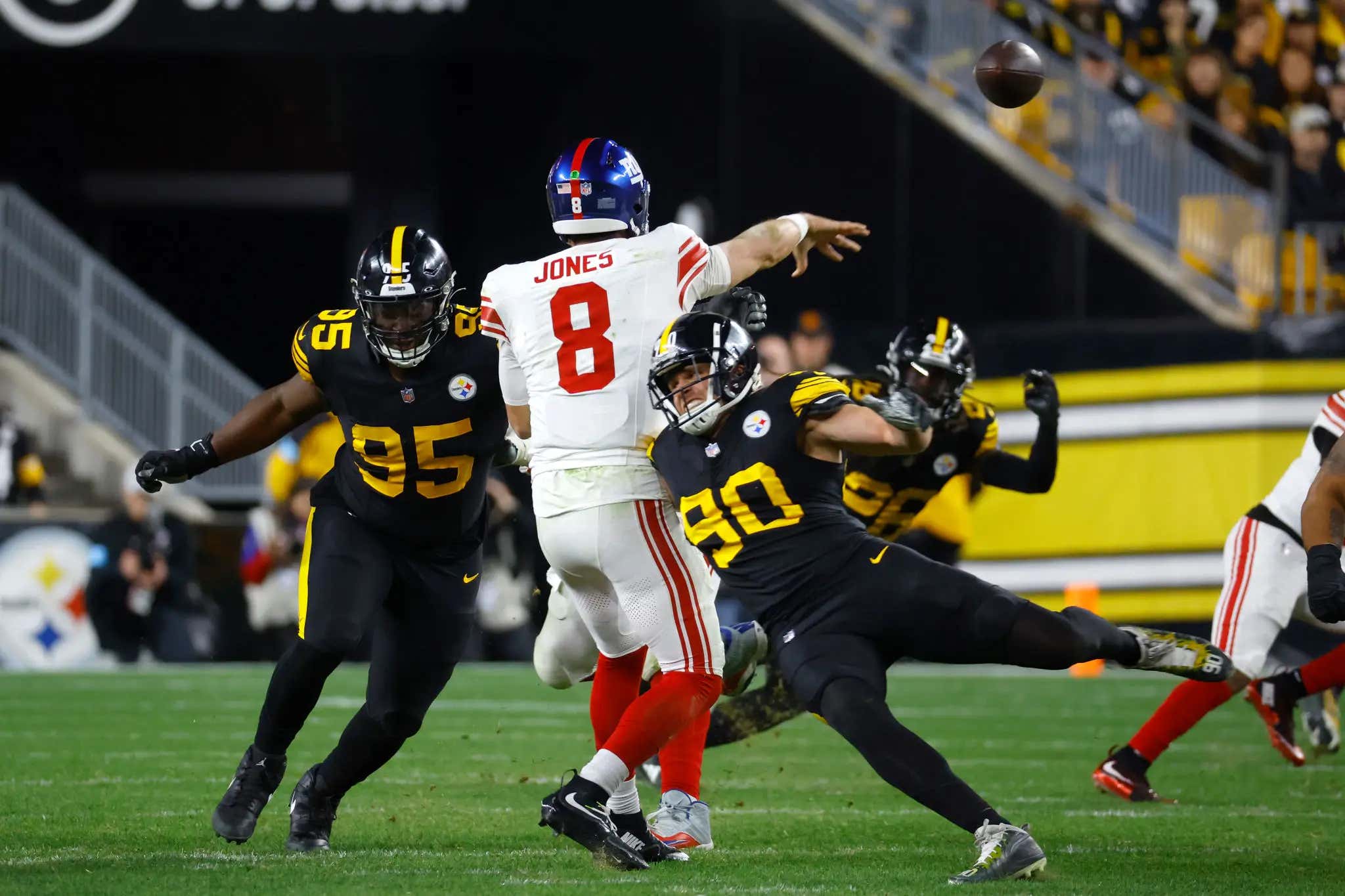 'This Team Needs To Grow Up' - The Giants Have Truly Hit Rock Bottom By Benching 1st Round Picks, Blaming Each Other And Another Pathetic Loss