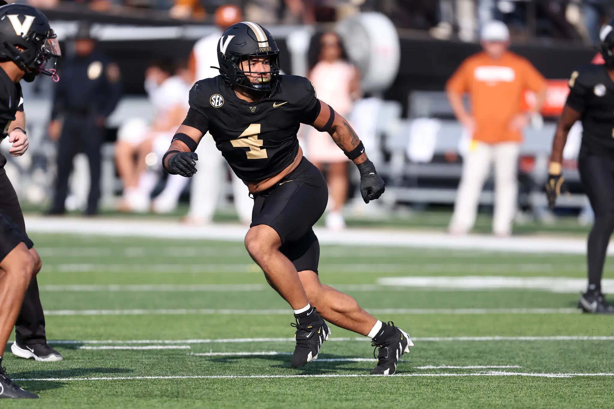 A Vanderbilt LB Posted an Insane Text From an Auburn Coach During His Recruitment After Beating the Tigers on Saturday