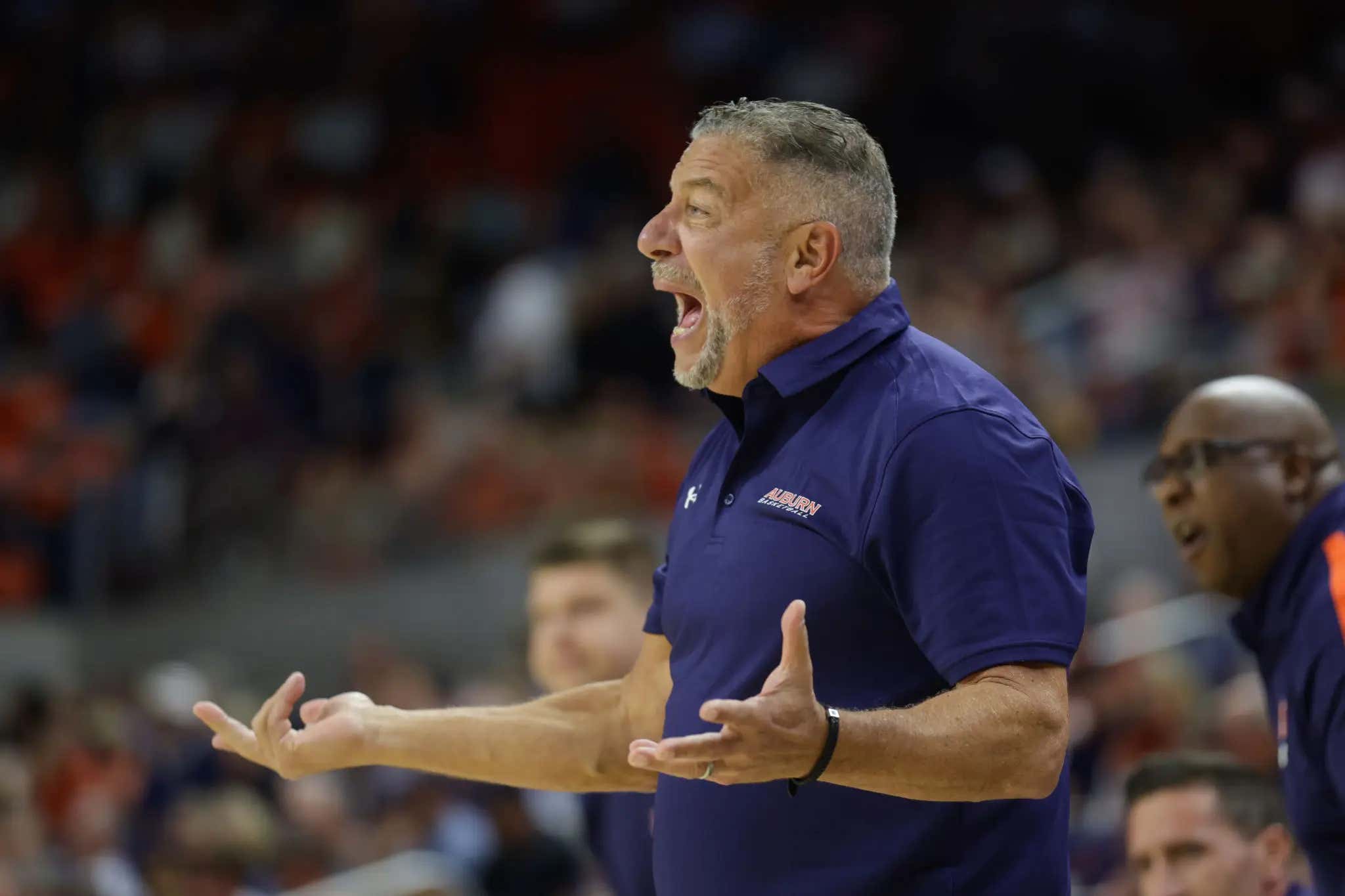 Team Bonding: Auburn's Plane Had To Turn Around And Go Back Home Because A 'Bunch Of Players' Reportedly Got Into A Fight With Each Other After Takeoff