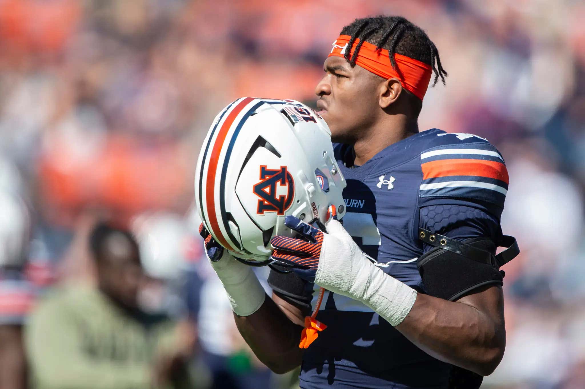 An Auburn Freshman LB Is Talking WILD Smack About Ryan Williams and Jalen Milroe Ahead of the Iron Bowl and Says He'll Never Lose to Alabama While He's in School