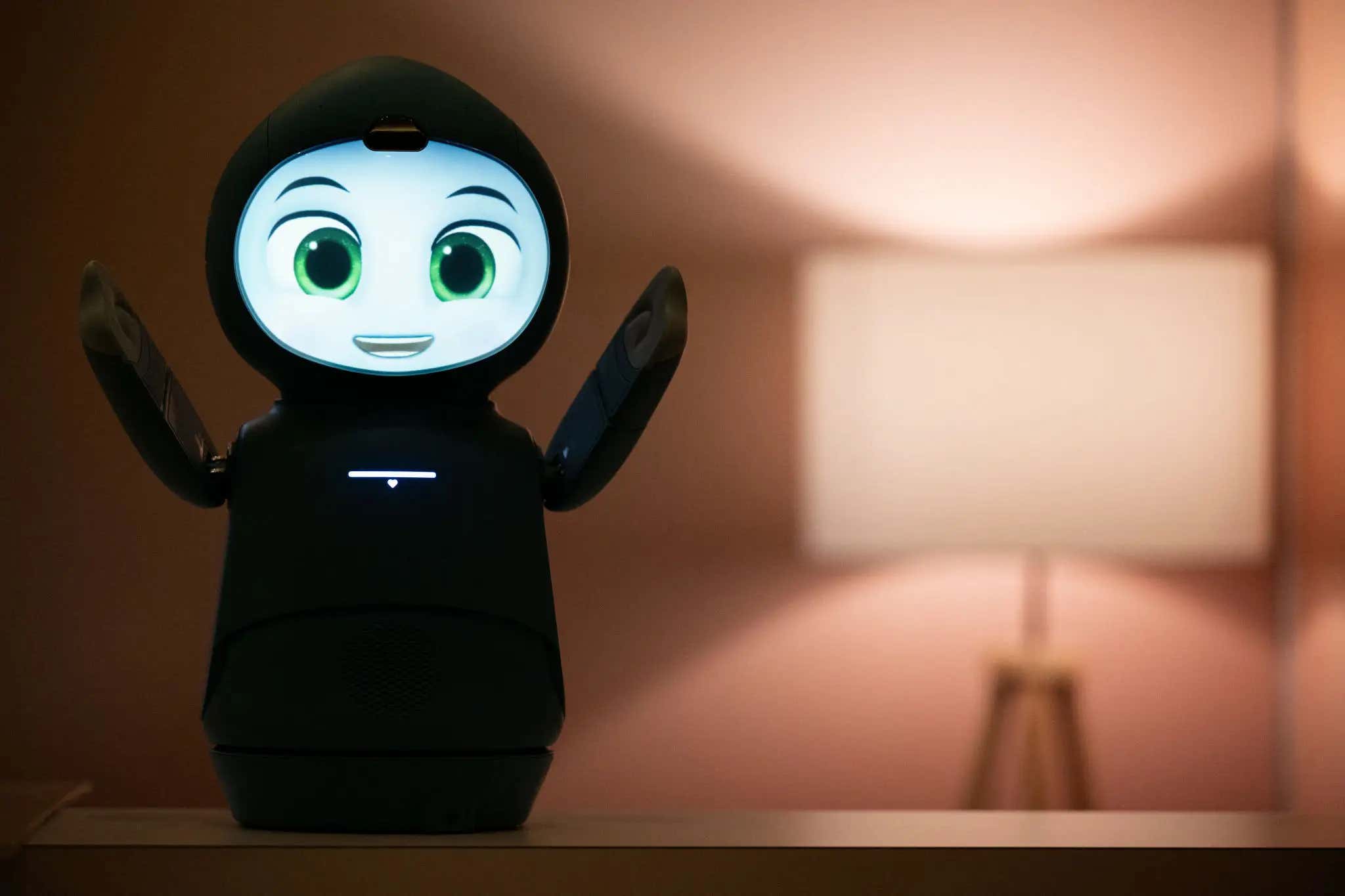 Meet Moxie, The Adorable AI-Robot Friend Marketed To Autistic Children Who's Company Ran Out of Funding, Resulting In The Death Of Moxie's Everywhere