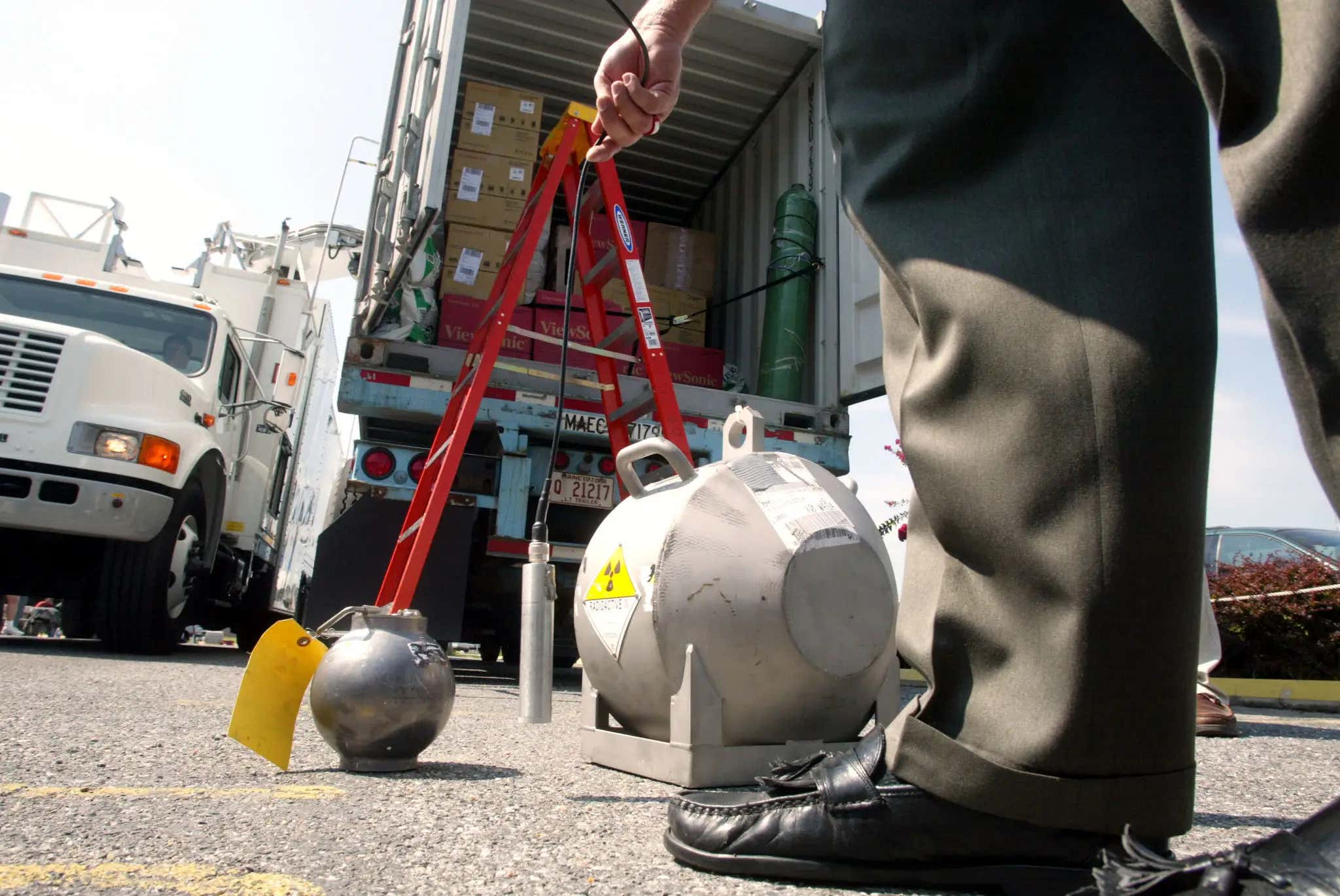 The Hottest, And Most Terrifying, Theory Going Around About The Mysterious Drones Flying Over New Jersey Is Basically The Plot Of The Movie "Sum of All Fears"