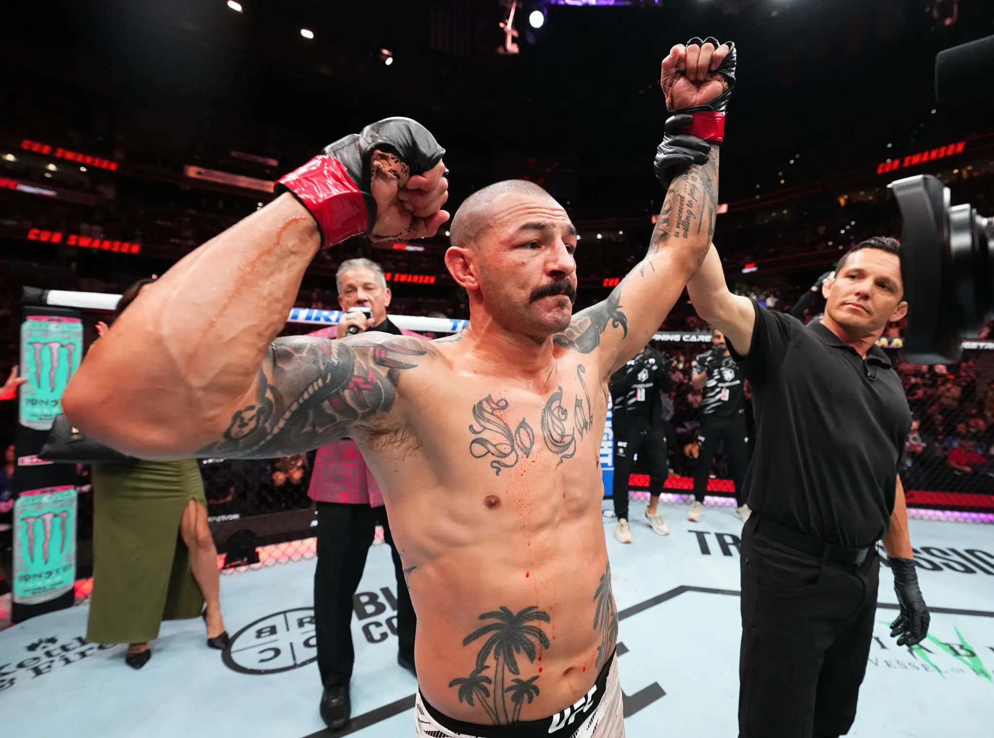 Cub Swanson Sleeps Billy Q After An Absolute War To Keep The Crazy Knockouts Going Tonight