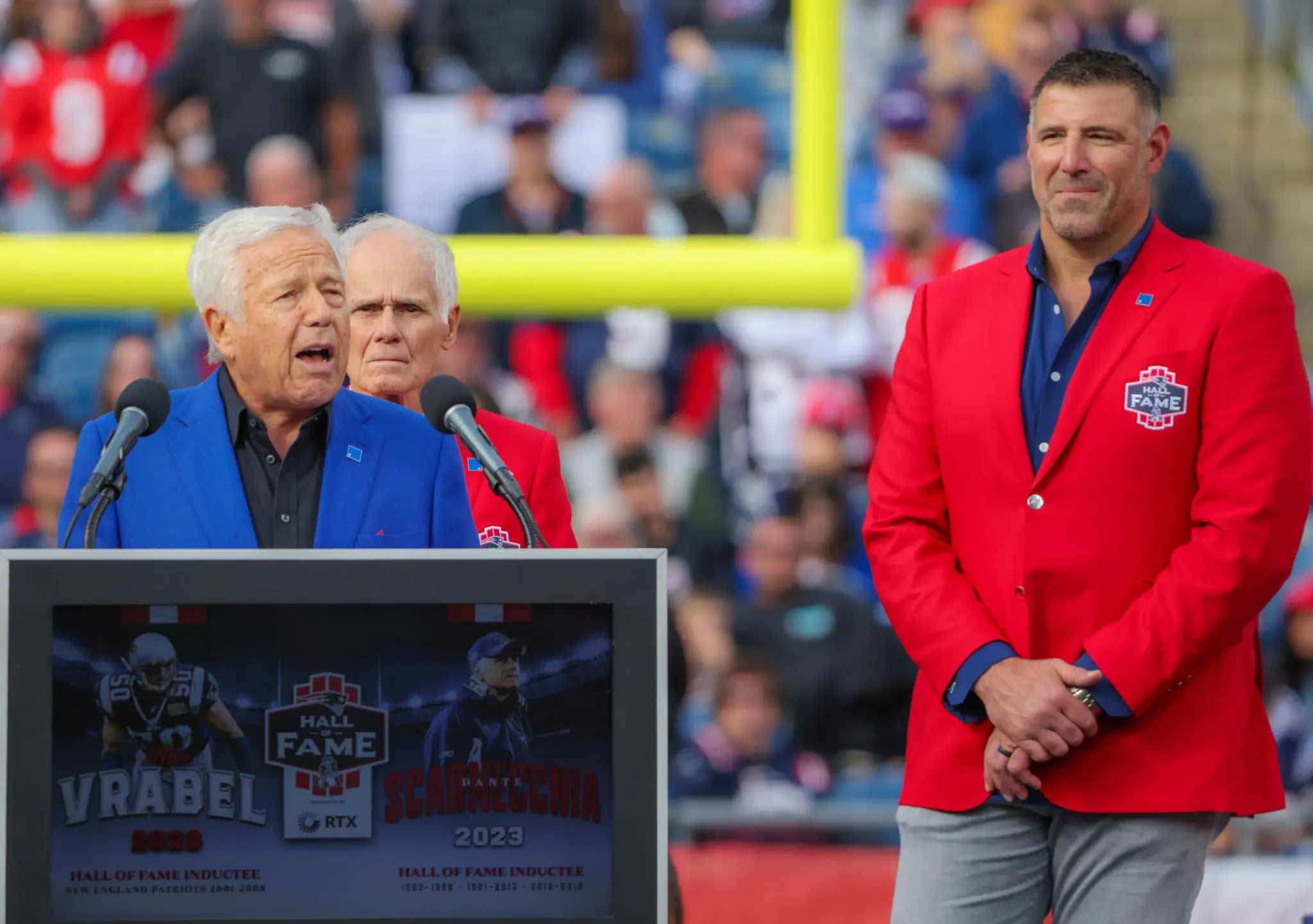 Report: Mike Vrabel is Interested in Coaching the Patriots