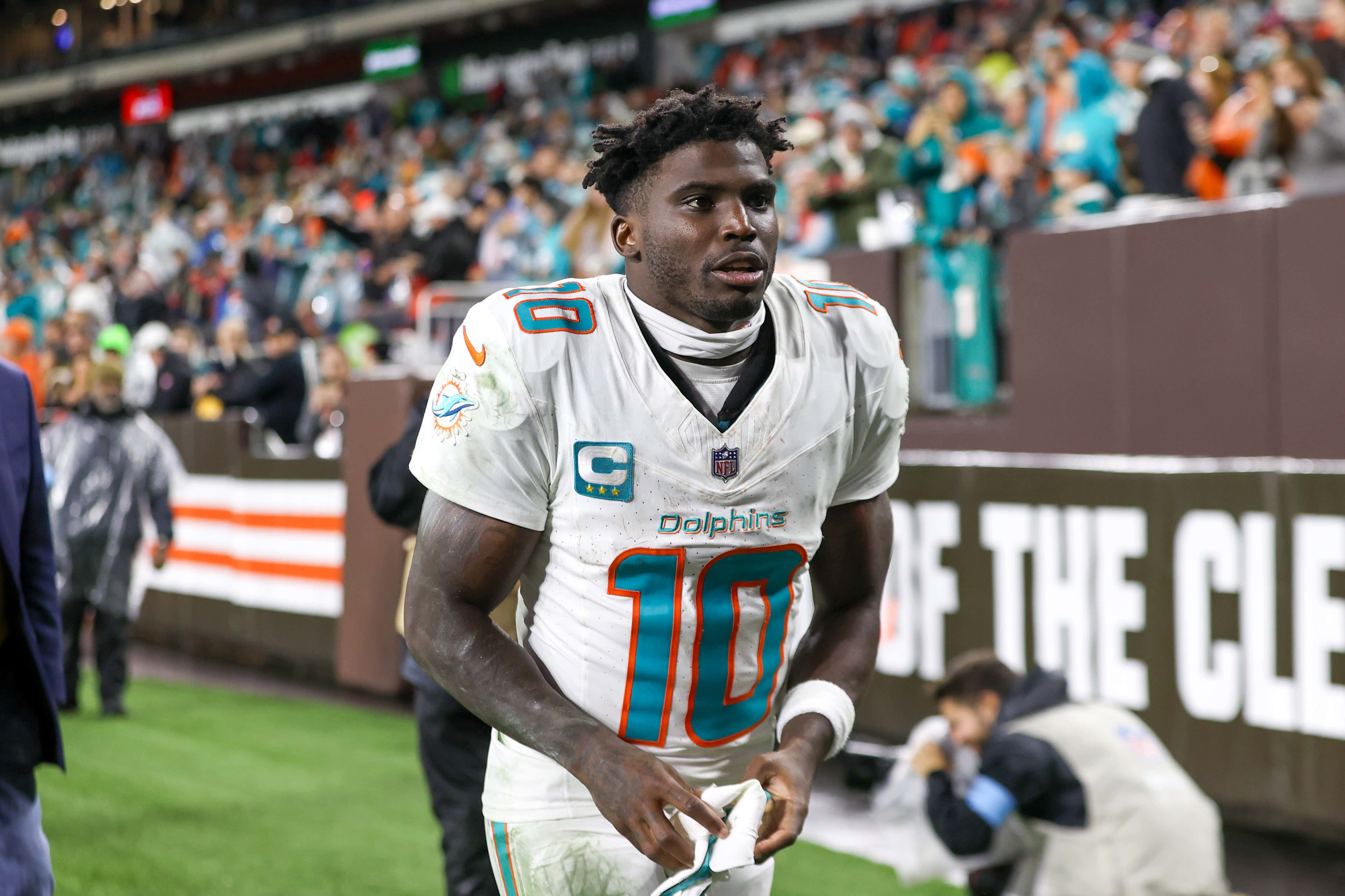 "I'm Out, Bro" - Ultimate Team Guy Tyreek Hill Demands A Trade While The Dolphins' Dead Body Is Still Warm