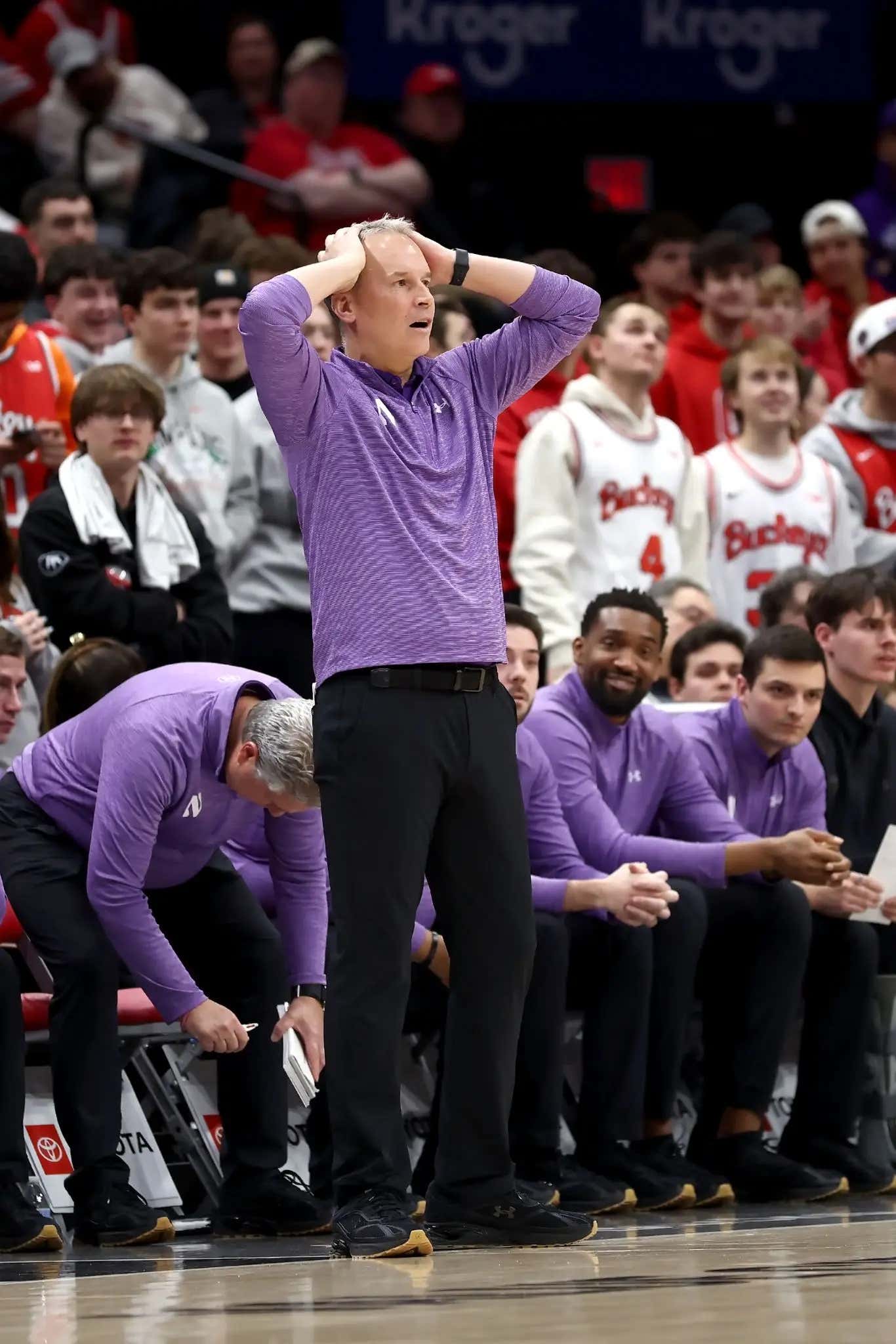 'We're Used To Being Treated Like This By The League ' - Chris Collins, Rightfully Making Fun Of The Big 10 After Northwestern Had To Stay In A Hotel With No A/C