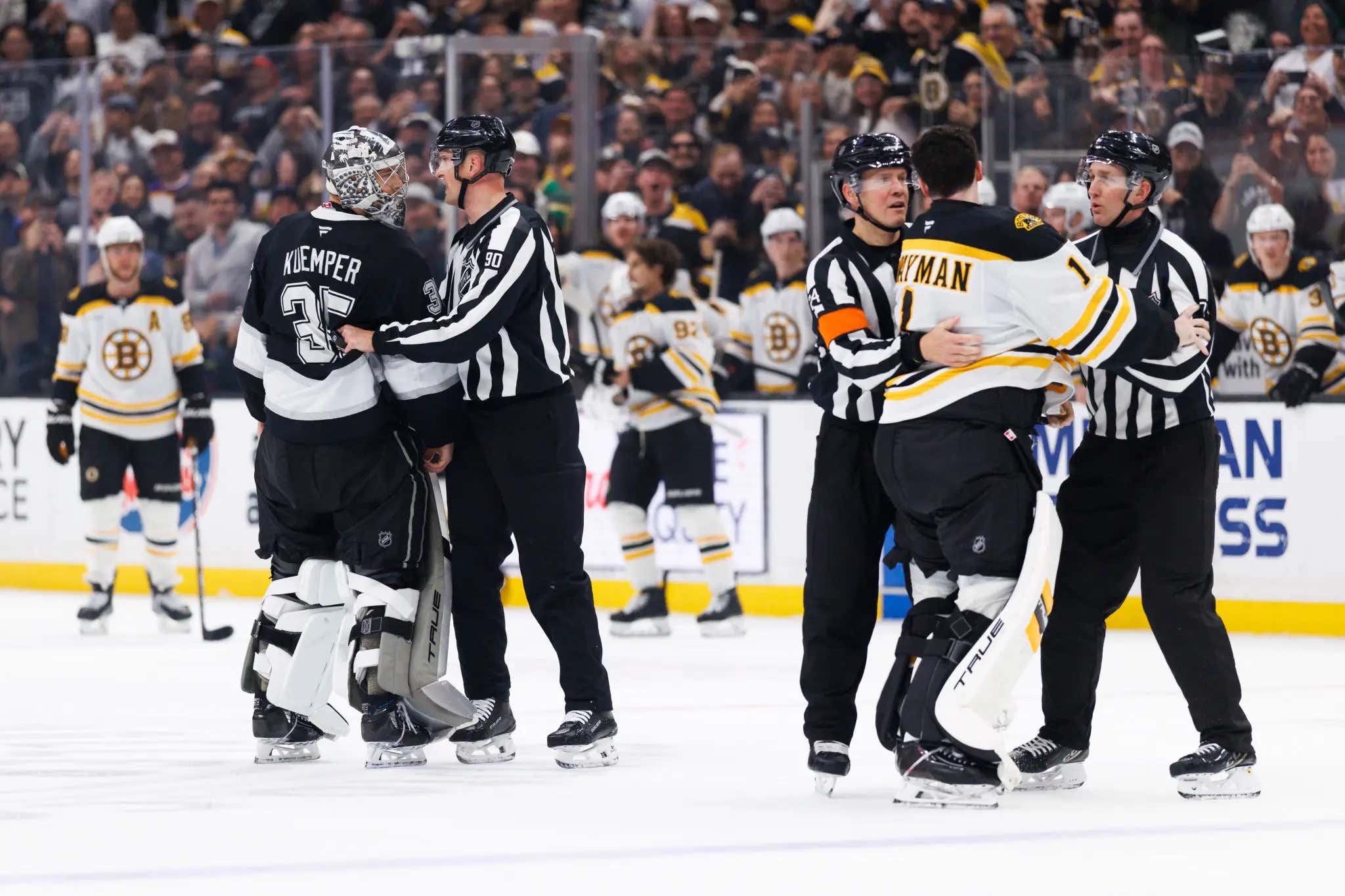 It Should Be Against Every Law On The Planet For Hockey Refs To Break Up A Potential Goalie Fight