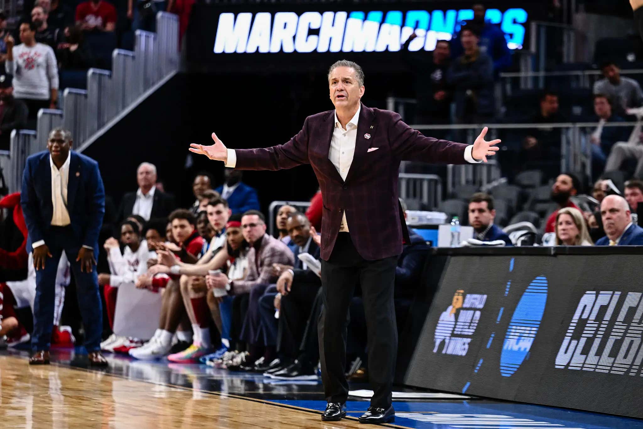 Oh No, A True Shame: Arkansas Blows A 16-Point Lead, Completely Melts Down And Texas Tech Is Going To The Elite Eight