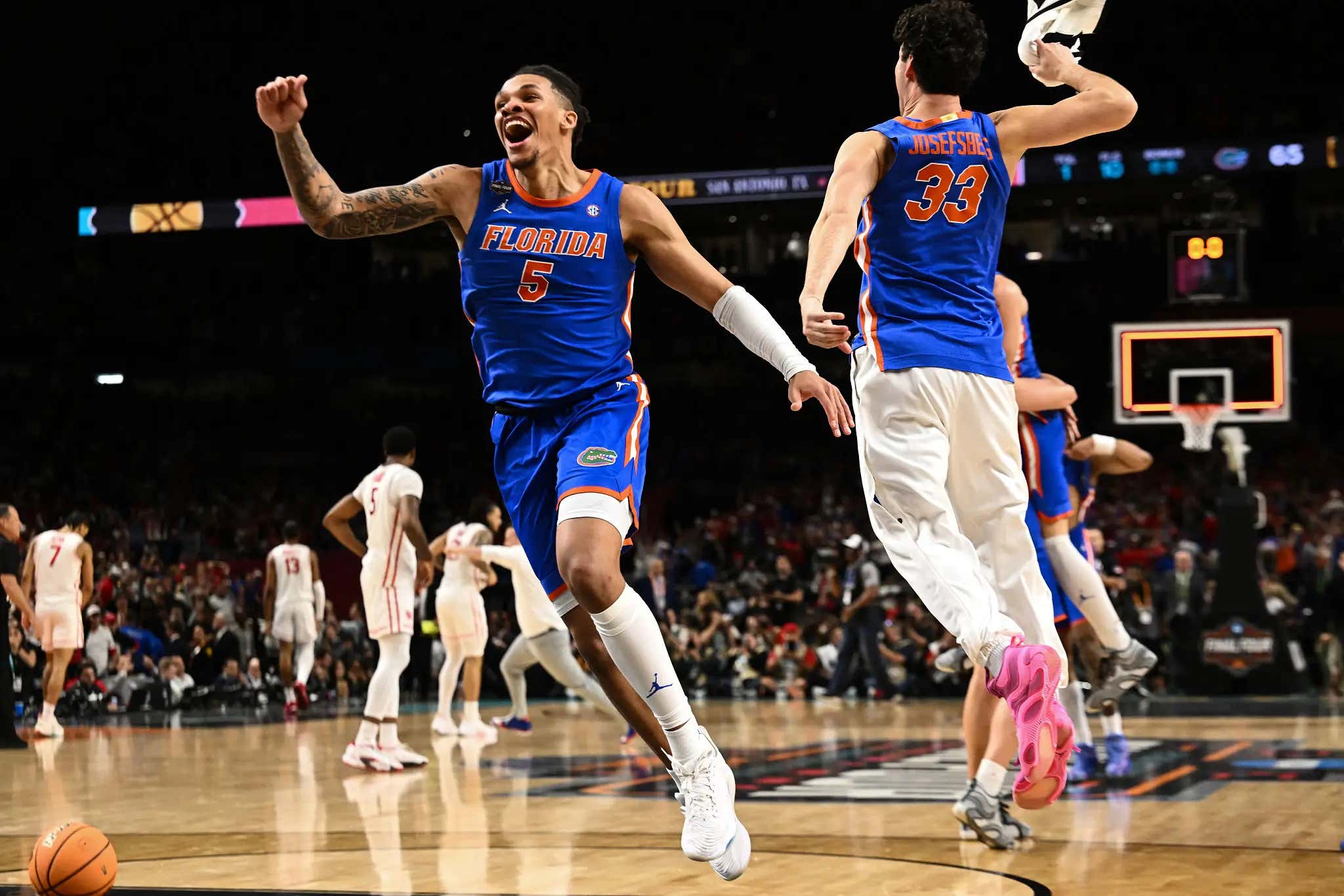 You Have To Shoot The Ball - Houston Ran One Of The Single Worst Possessions With The Game On The Line To Give Florida The National Title
