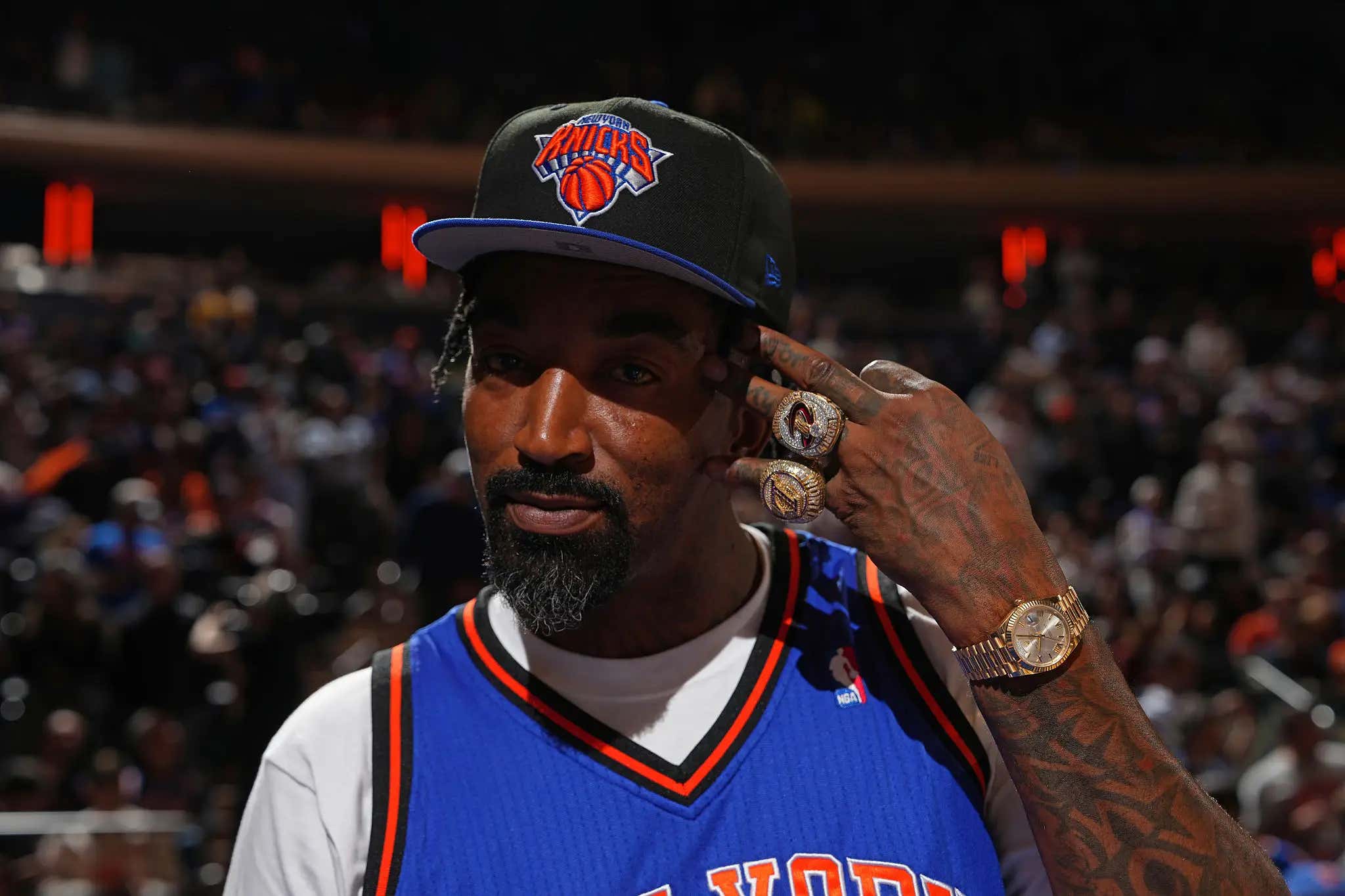 JR Smith Is Trying To Will A Game 7 By Rubbing His Title Rings All Over Jalen Brunson's Shoulders, Going On IG Live To Mess With Kurt Thomas