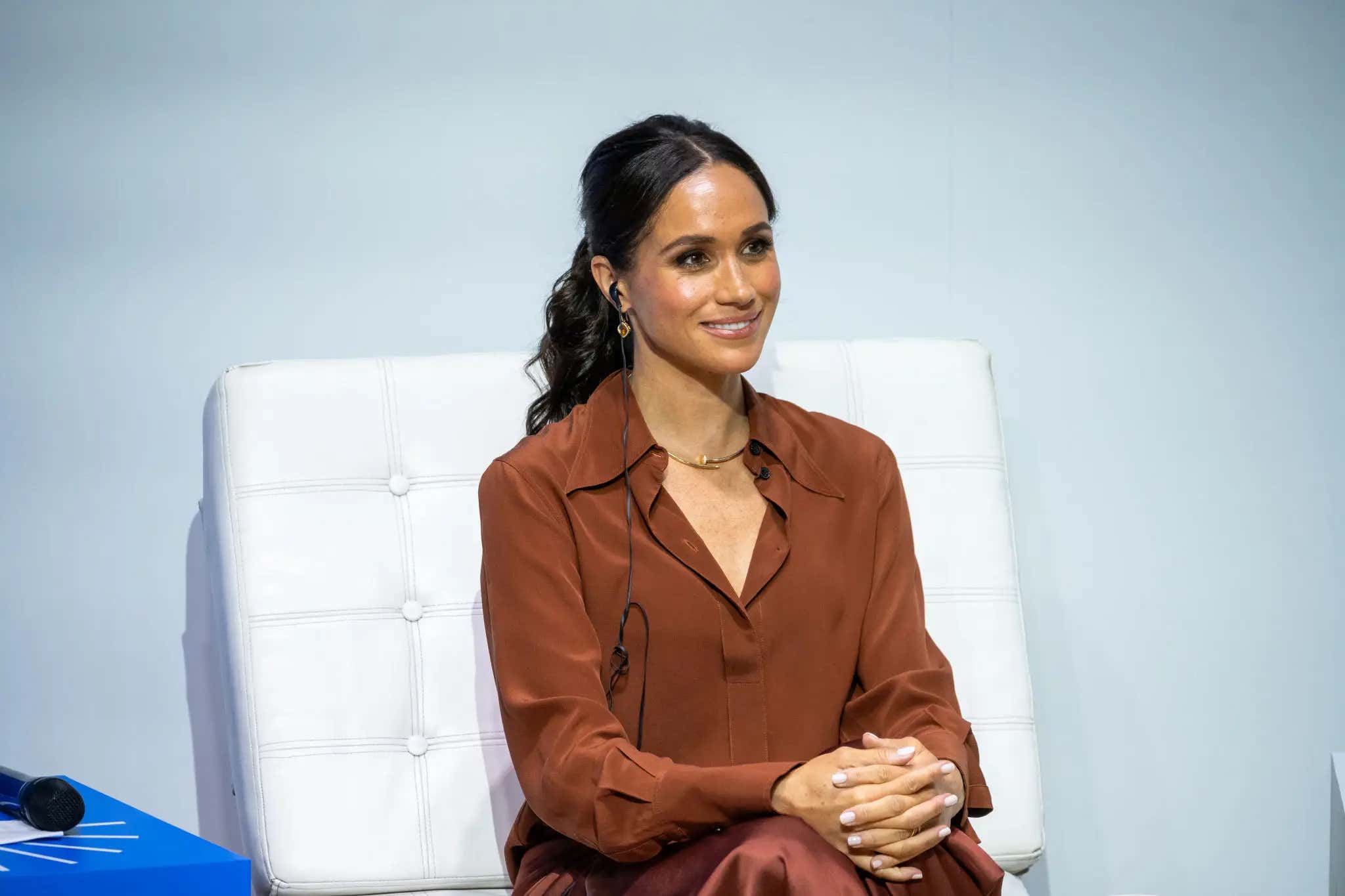 Meghan Markle is Getting Slammed for a Bizarre of Her Dancing Around in the Delivery Room With What Looks Like a Ridiculously Fake Pregnancy Belly