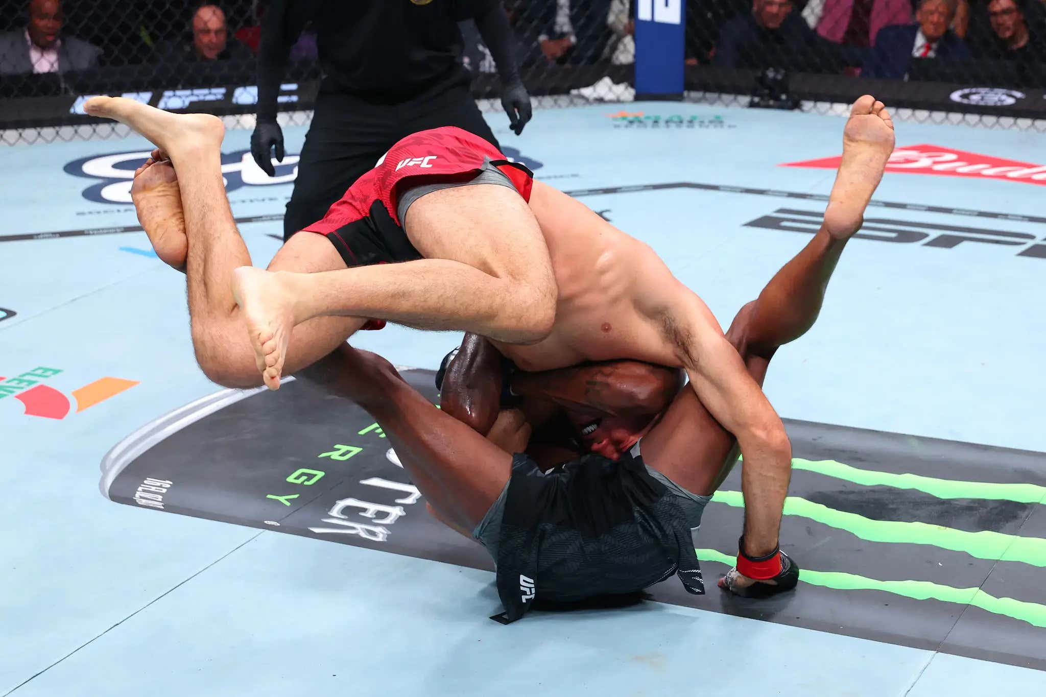 Kevin Holland Taps Vicente Luque Quick And Calls Out Colby Covington