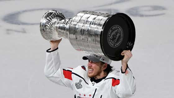 Stanely Cup Champion T.J. Oshie Joins The Show + The Boys Quit The Internet