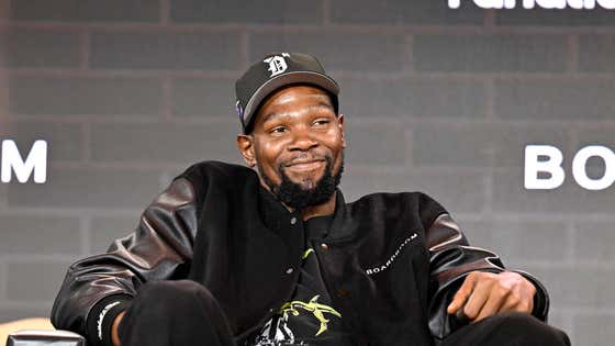 Kevin Durant Goes At Another Heckler On Twitter, This Time Saying He Doesn't Want To Be Known As The Best Scorer Ever Because It "Diminishes My All Time Greatness"