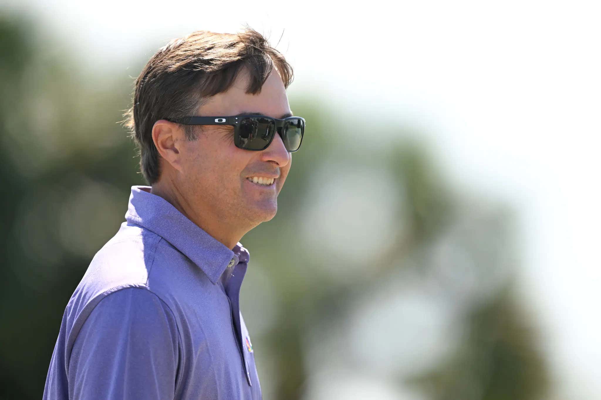 Ain't No Hobby: Kevin Kisner Was In A Fight For His Life Against A Goddamn Bat In The Announcers Booth At The Open