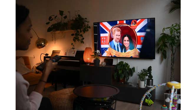 'Nose Dive': Meghan and Harry Reportedly Lose Their $100 Million Netflix Deal Thanks to 'a Pitiful Plummet in Popularity'