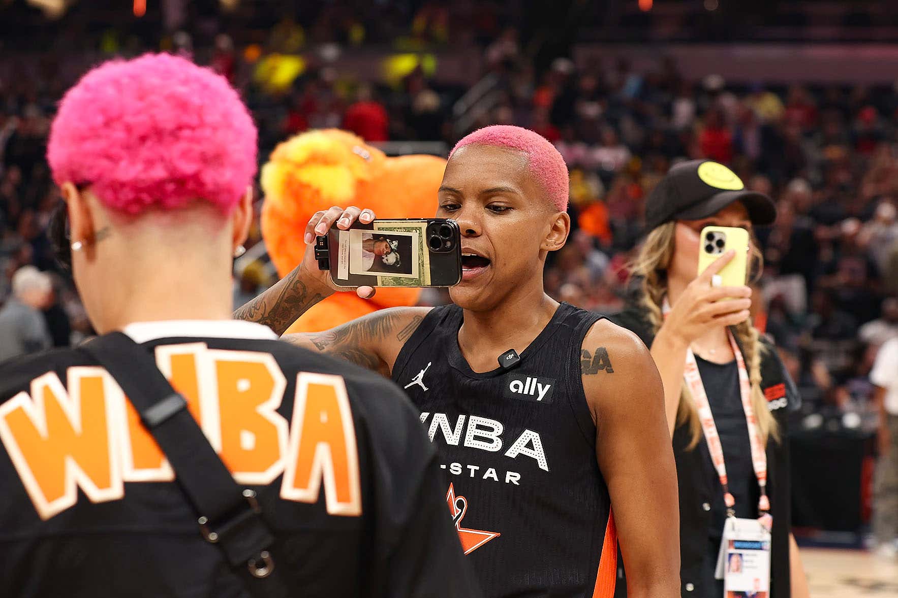 Lynx Star Courtney Williams Cooked A Guy Who Was In Her DMs Mad About Her Performance, Further Showing Why You Should Never Message An Athlete