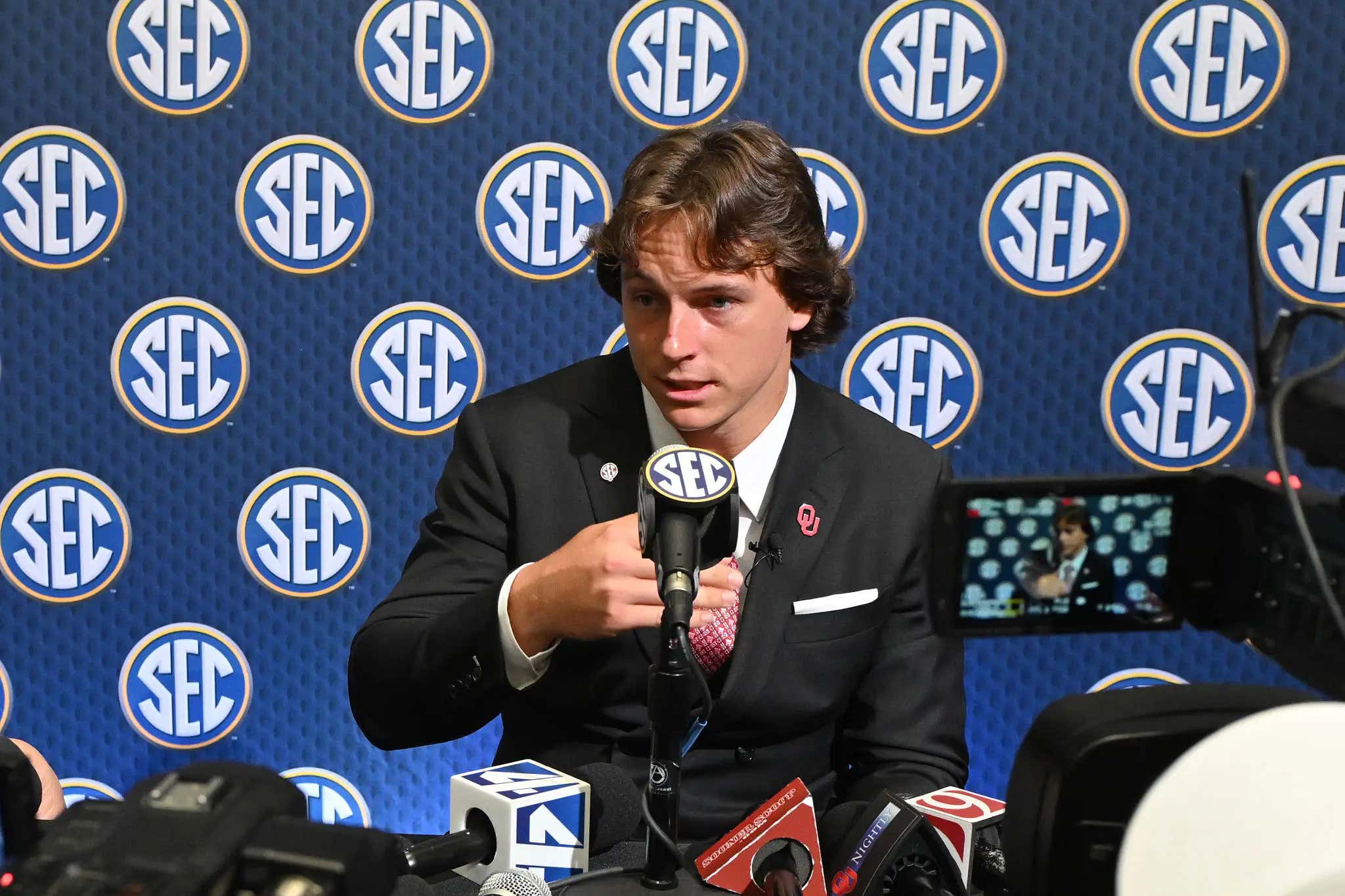 Oklahoma Sooners’ QB John Mateer Denies Allegations Of Sports Gambling After Internet Detectives Went Through His Old Venmo Transactions