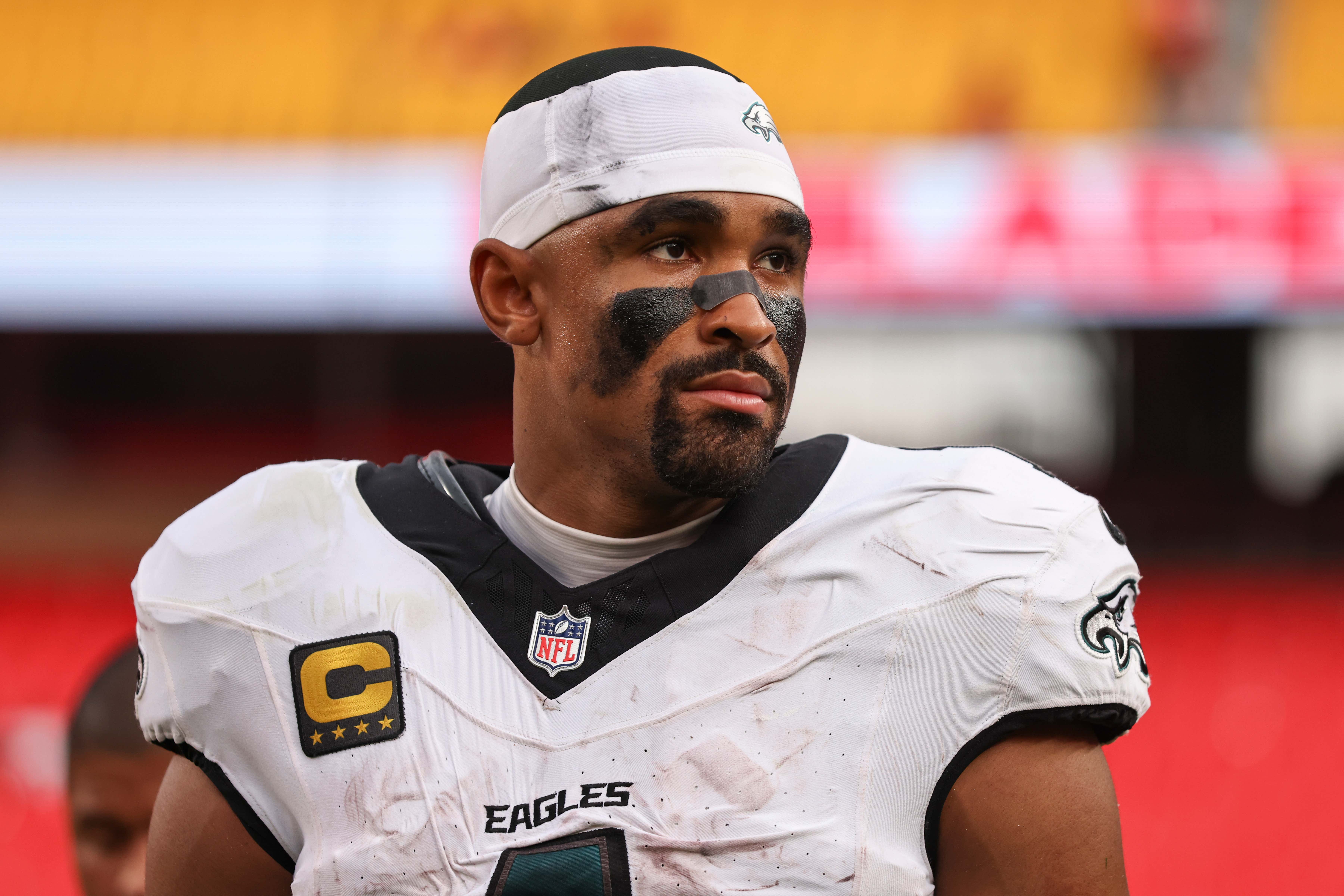 "We Won The Fuckin' Game, Shut Your Ass Up" - Jalen Hurts Had No Time For A Salty Ass Chris Jones At The End Of The Game