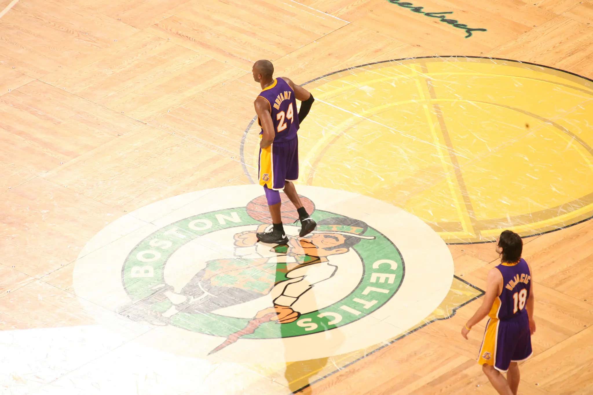 It's The 20th Anniversary Of Kobe Bryant's 81 Point Game Against The Raptors And The Highlights Still Go So Hard