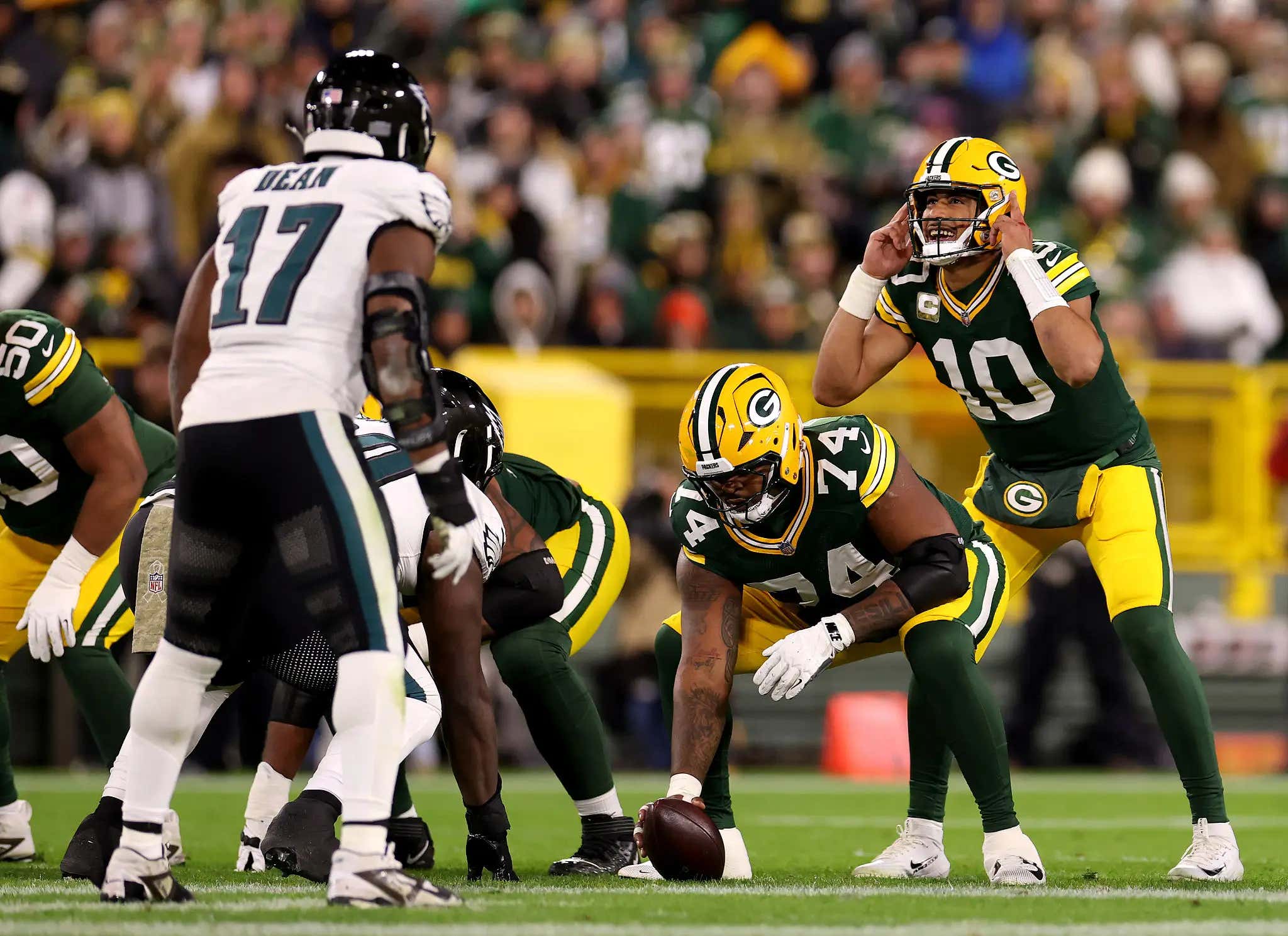 The NFL Needs To Ban The QB Sneak Already If The Packers Are Going To Keep Getting Away With These Blatant False Starts