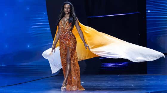 Prayers For Miss Jamaica Gabrielle Henry Who Tripped And Fell Off Stage At The Miss Universe Pageant