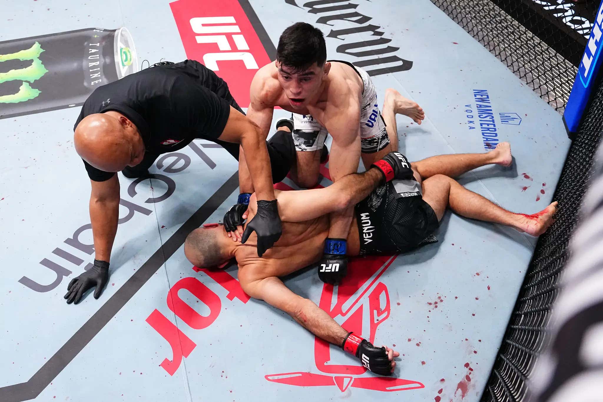 Kevin Vallejos Submits A Vicious Spinning Backfist 'KO Of The Year' Contender At The Buzzer!