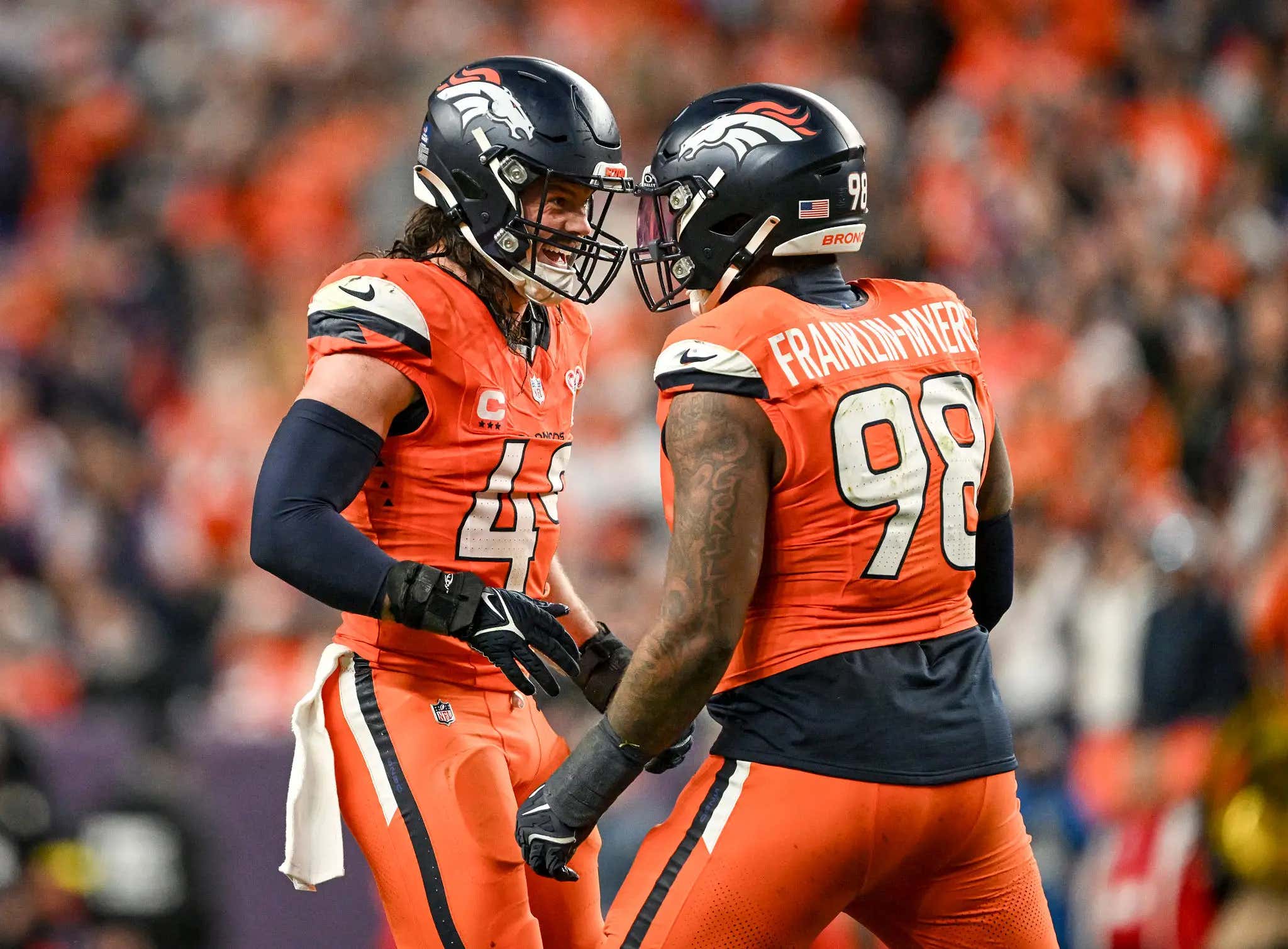 'We're A 12-Win Team, Not Gonna Let You Shit On Our Parade' - Broncos LB Alex Singleton Doesn't Want To Hear People Start Turning On The Broncos, Say They Aren't Good Now