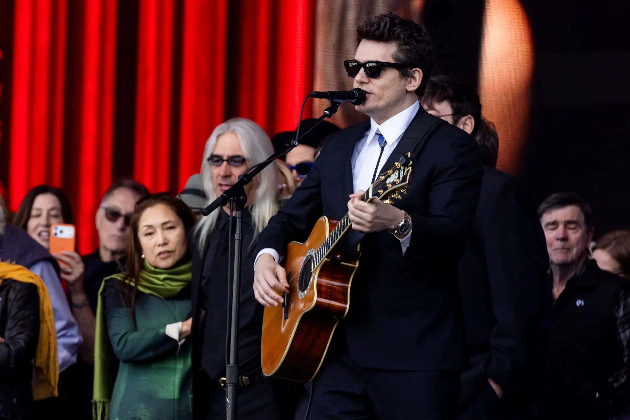 John Mayer Gave One Of The Most Touching and Heartfelt Eulogies You'll Ever Hear For His Friend Bob Weir