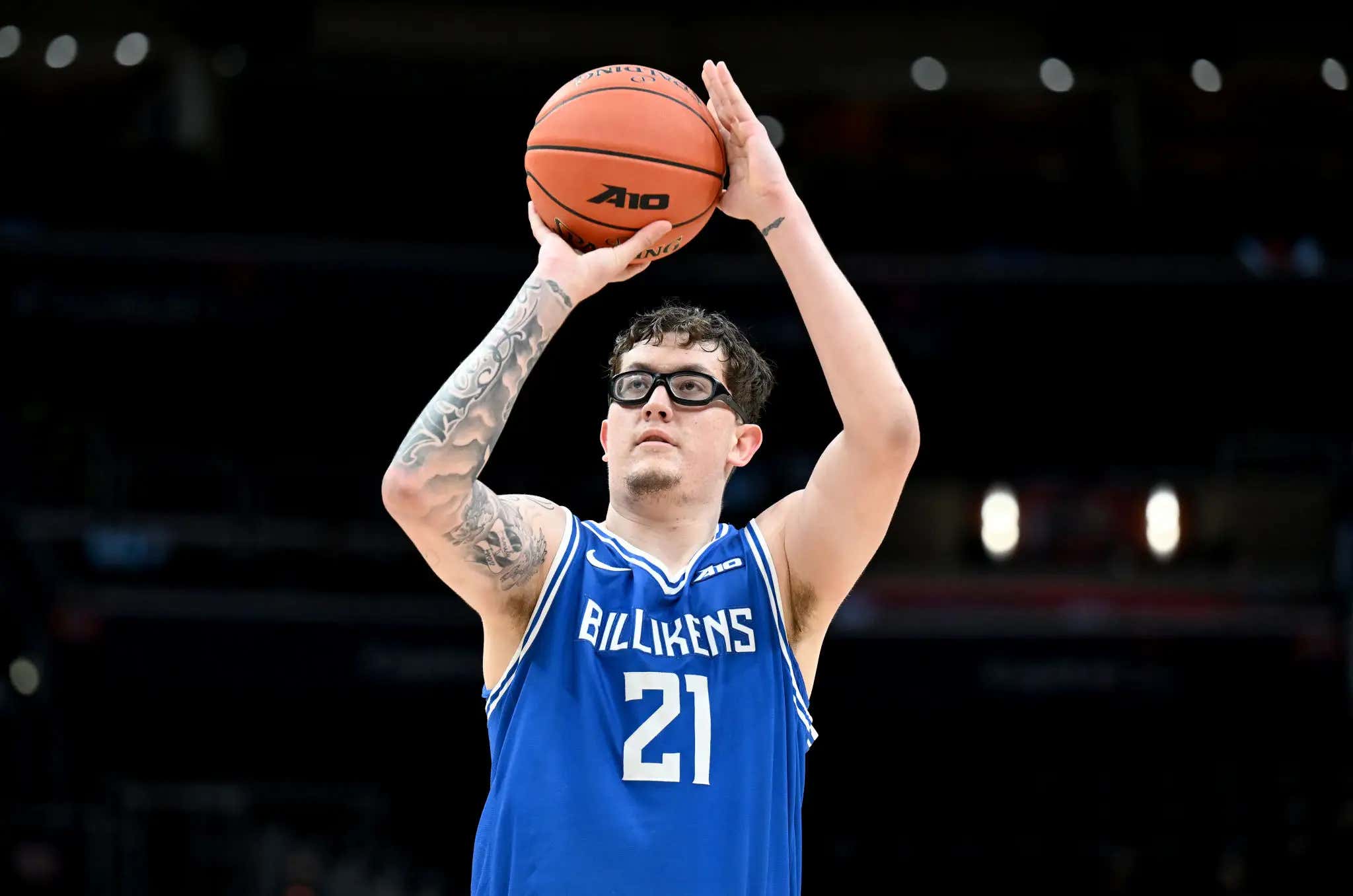 The Stylin, Rec-Spec Wearing Robbie Avila (aka Cream Abdul-Jabbar, aka Milk Chamberlain) Is Back Drilling Buzzer-Beaters And Ready To Be A March Legend