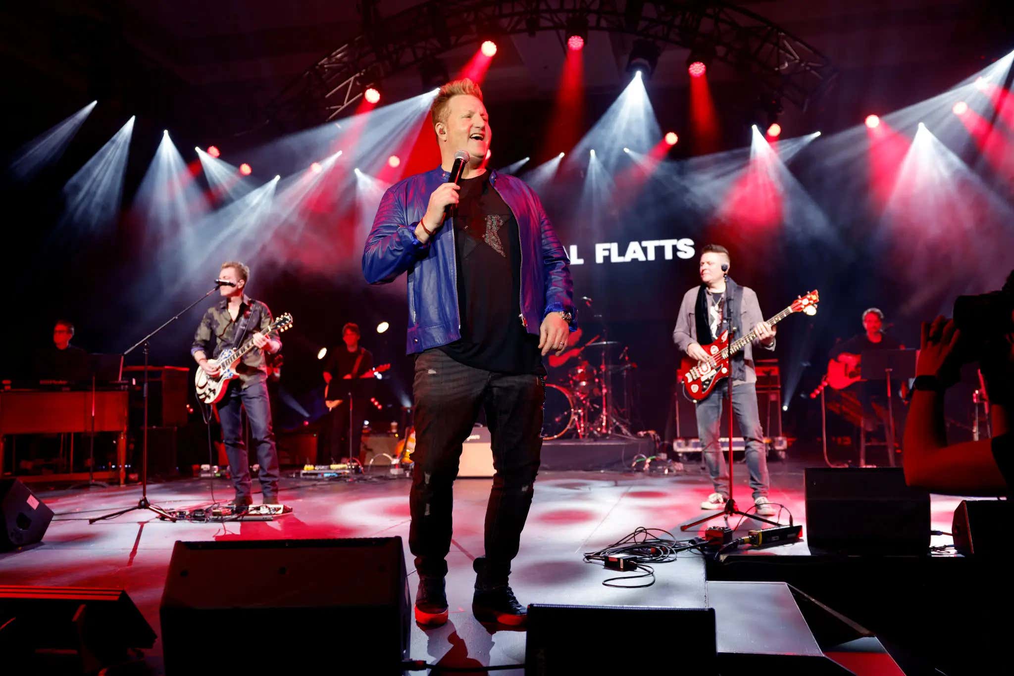 Videos Are In From a Recent Rascal Flatts Concert and Gary LeVox Sounds HORRIBLE