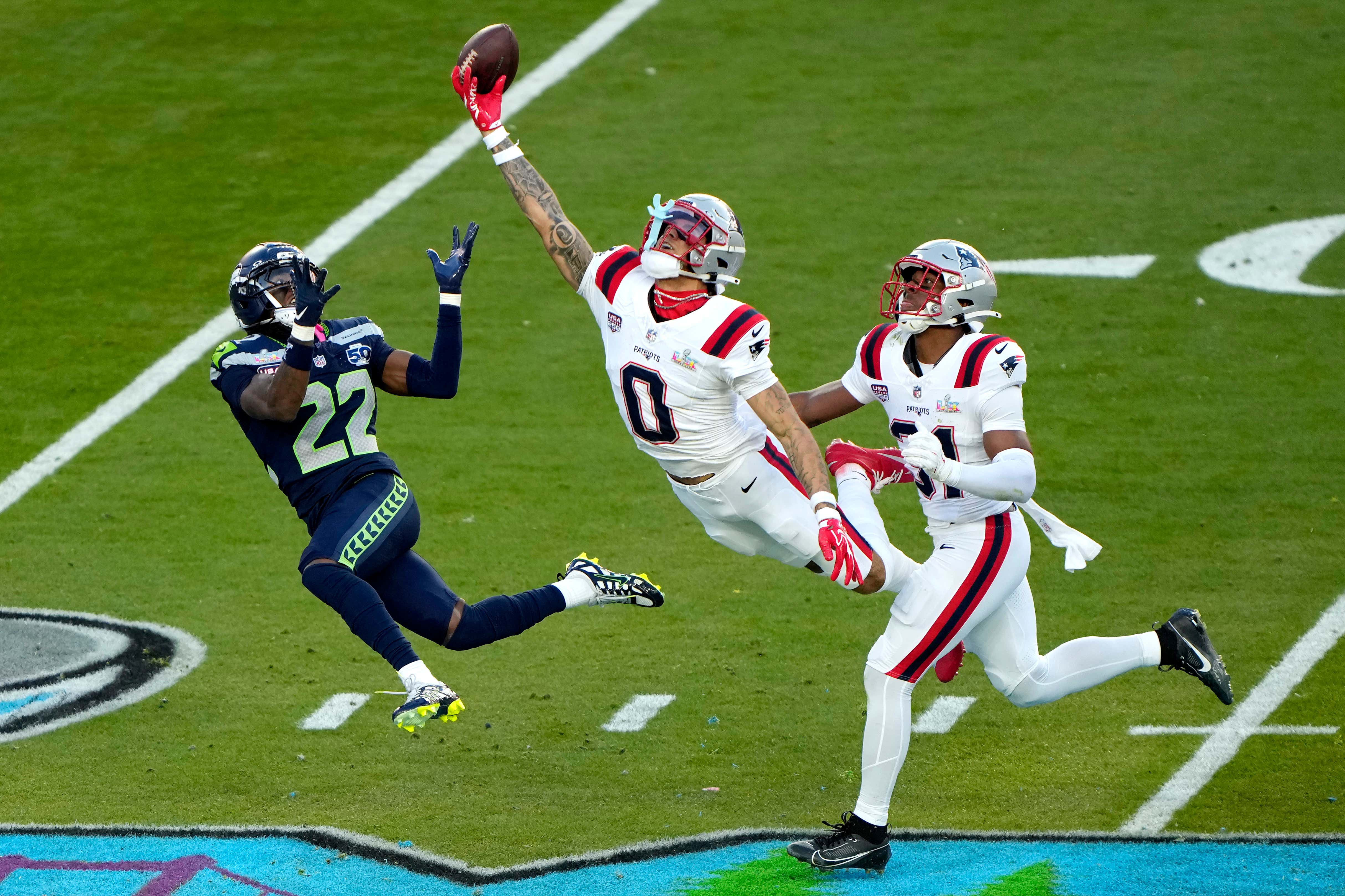 Christian Gonzalez Signs a Massive Extension to Become a Patriots for Life