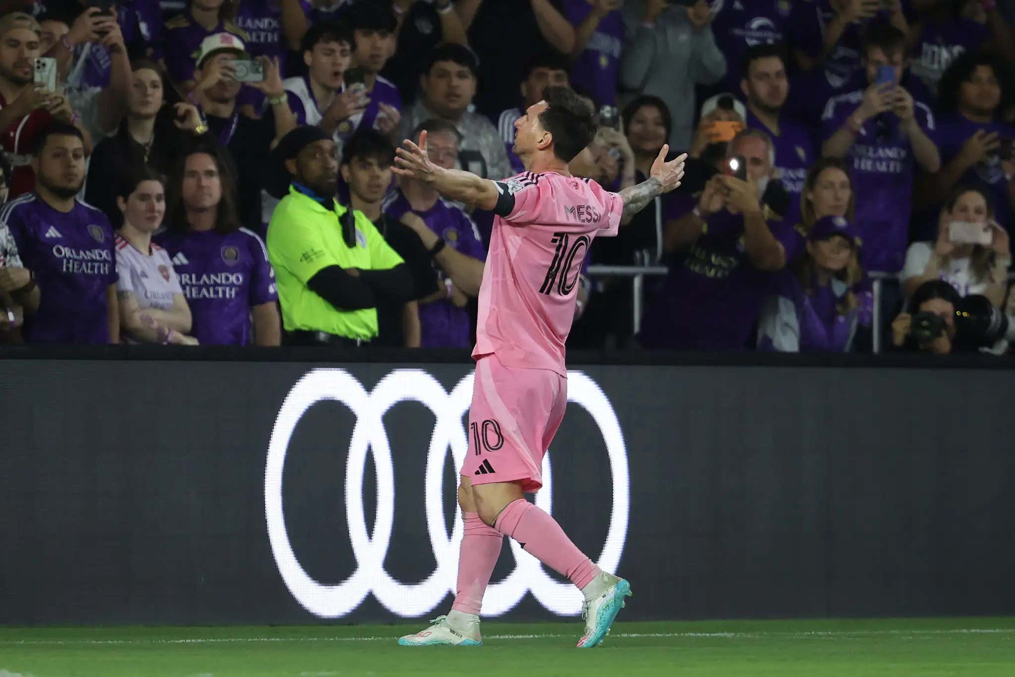 Elite Shit Talker: Messi Buries A Ridiculous Goal, Follows It Up By Asking The Opposing Coach If He Wants An Autograph After The Game