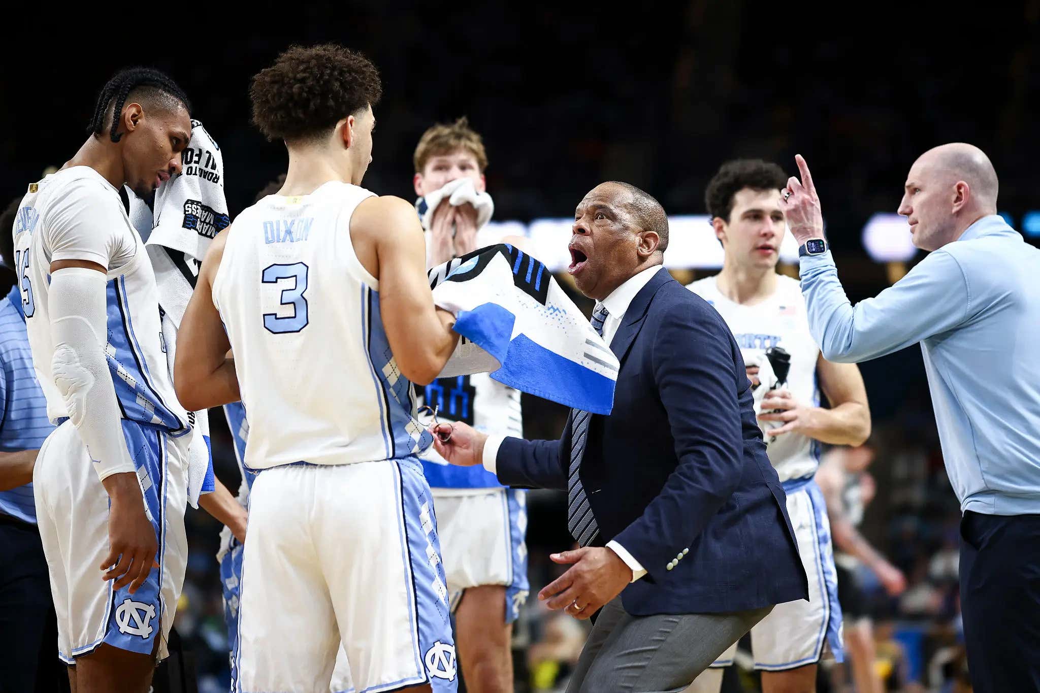 Hubert Davis Gave A Bizarre Press Conference After Choking Away A 19-Point Lead, Sounds Like A Coach Who Knows He Should Be Fired