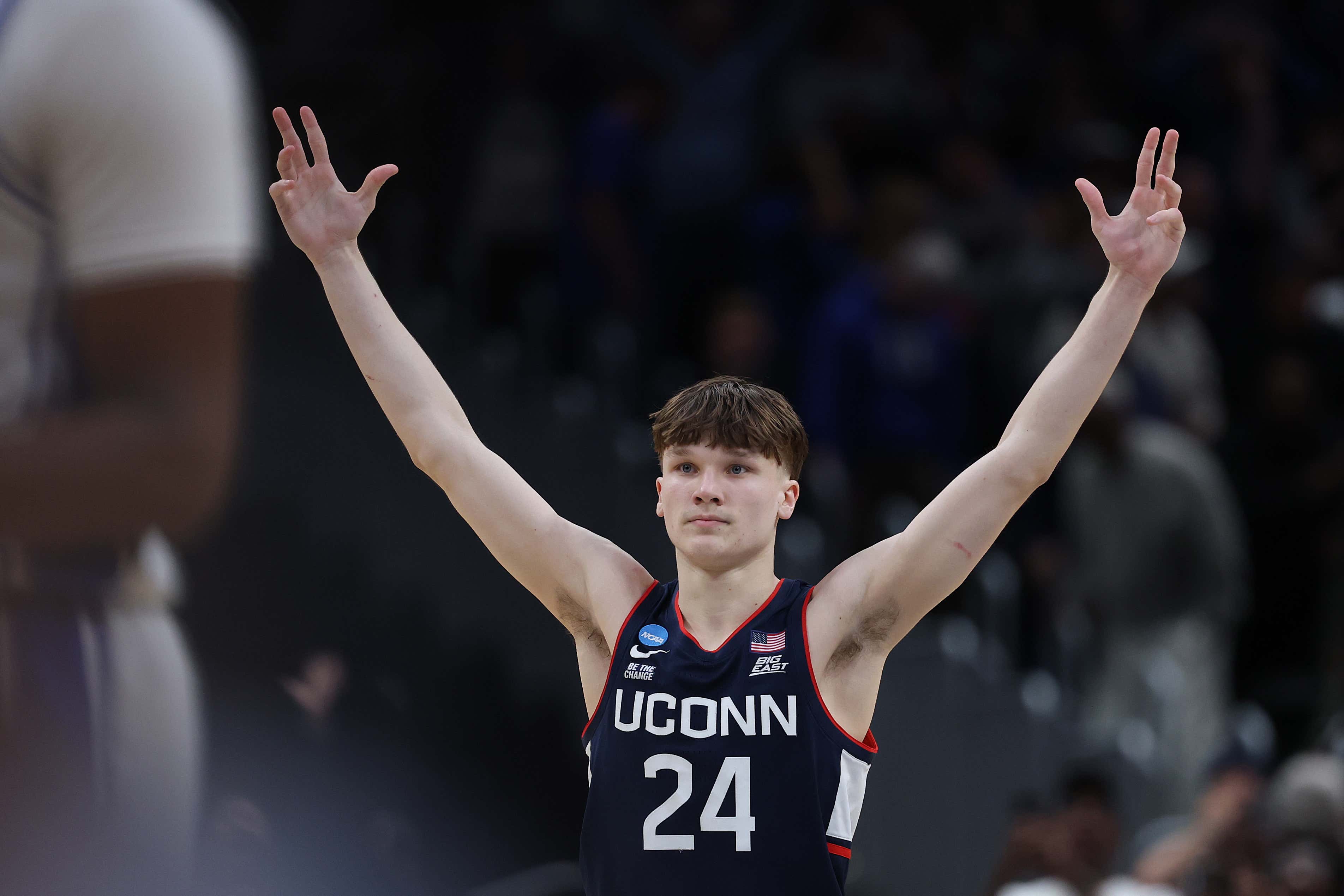 The Bringer of Rain Returns: Braylon Mullins Stuns Everyone Says No To The NBA For Now And Heads Back to UConn