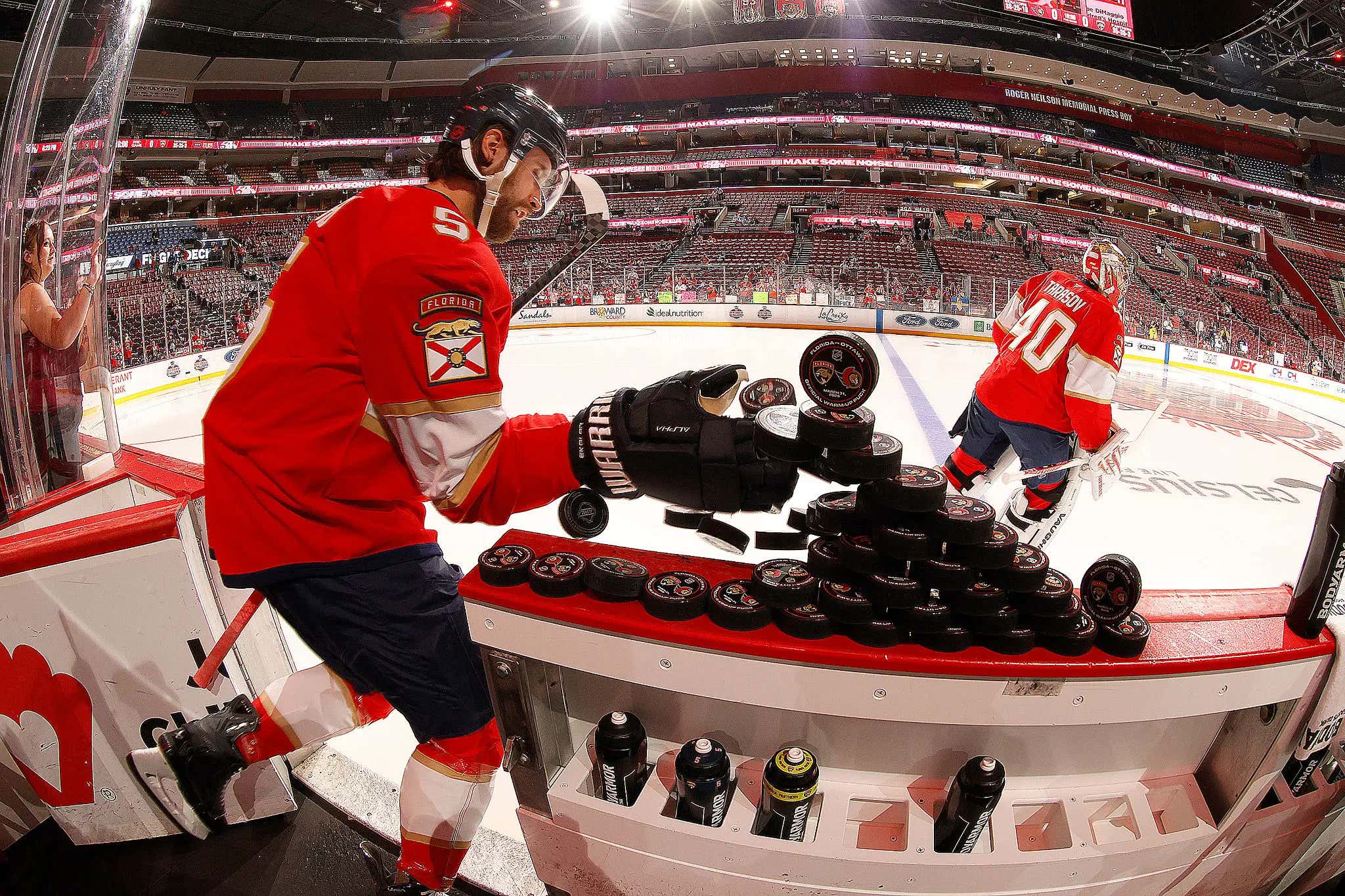 At Least Several Dozen Fans Were In Attendance To Watch The Florida Panthers Go Up 5-0 Against Ottawa In The 1st Period