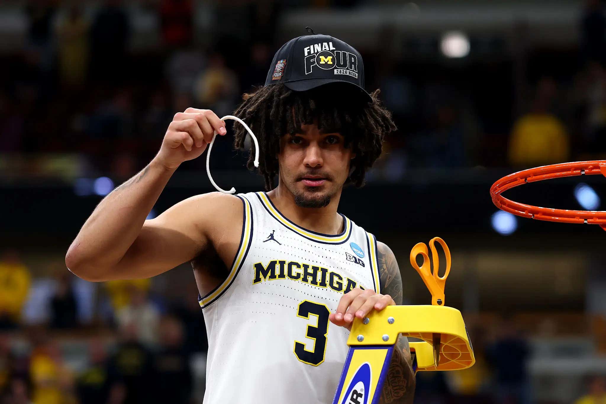 Wild Video Of Michigan's Elliot Cadeau Getting Stretchered Out Of The Team Building, Didn't Travel With The Team To The Final Four Because Of A 'Possible Allergic Reaction'