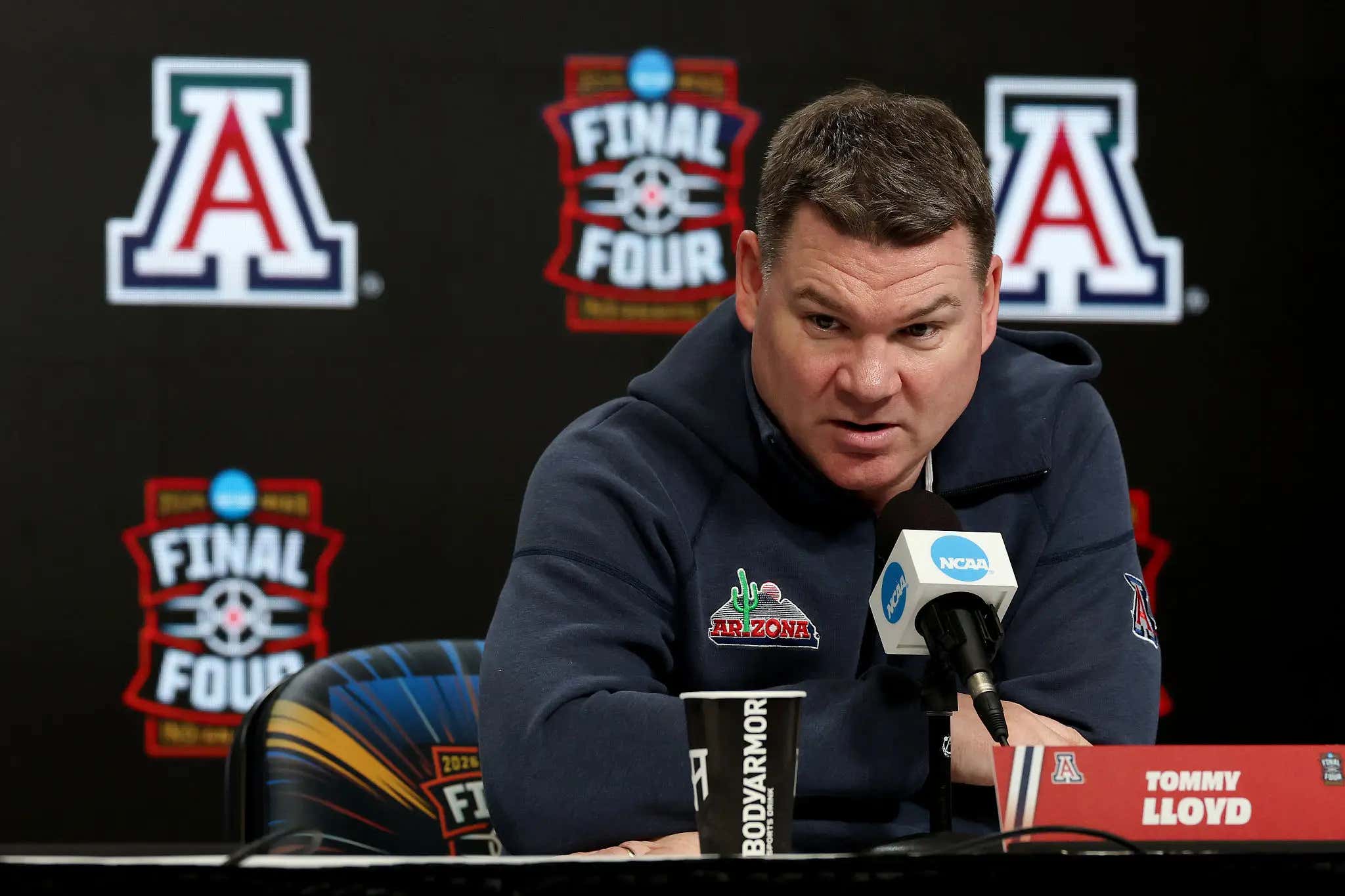 Tommy Lloyd Made The Smartest Decision Of His Career And Finally Turned Down UNC So He Can Stay At Arizona
