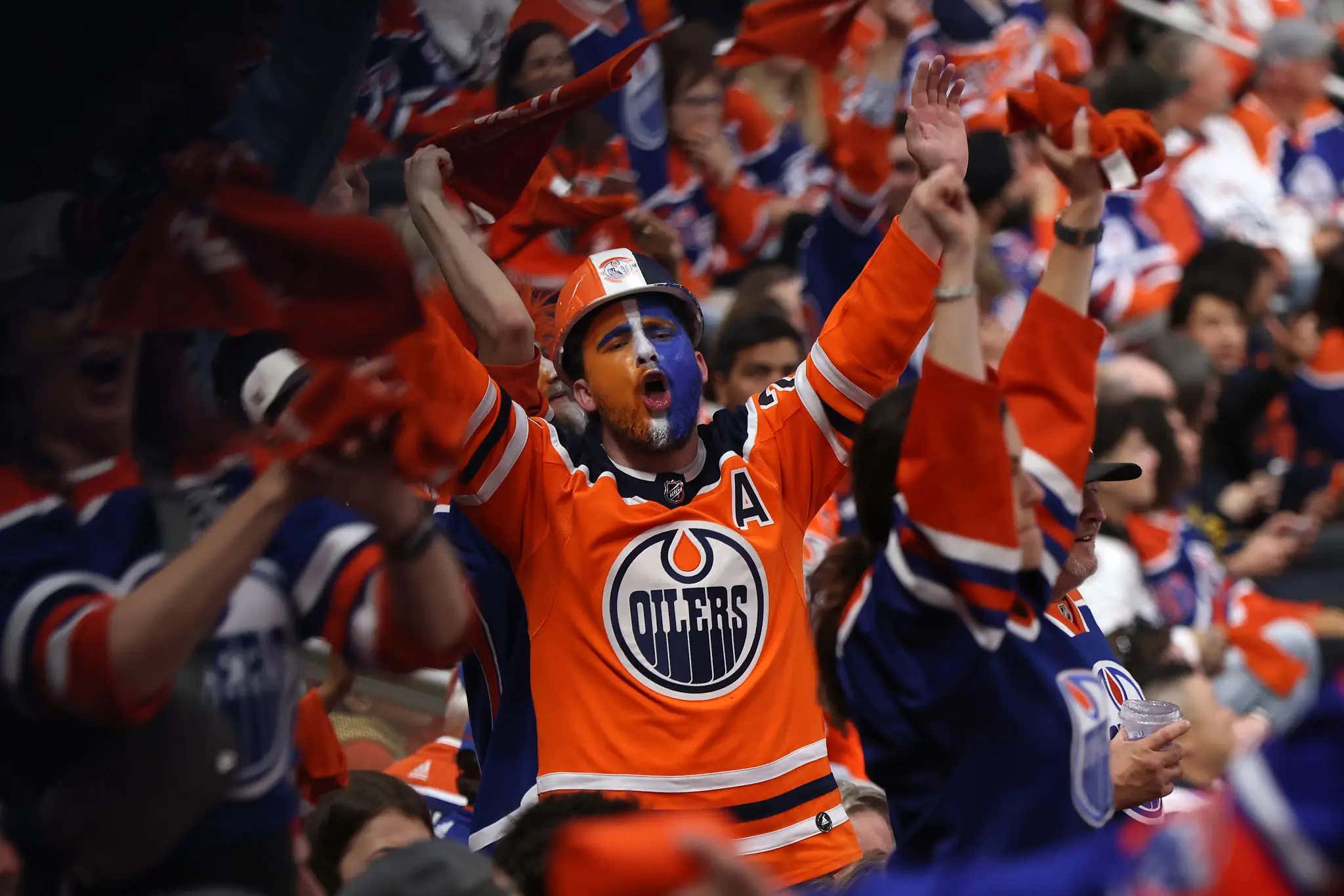 Hockey Baby – Woman Went Into Labor at Edmonton Oilers Hockey Game and Gave Birth Inside The Arena